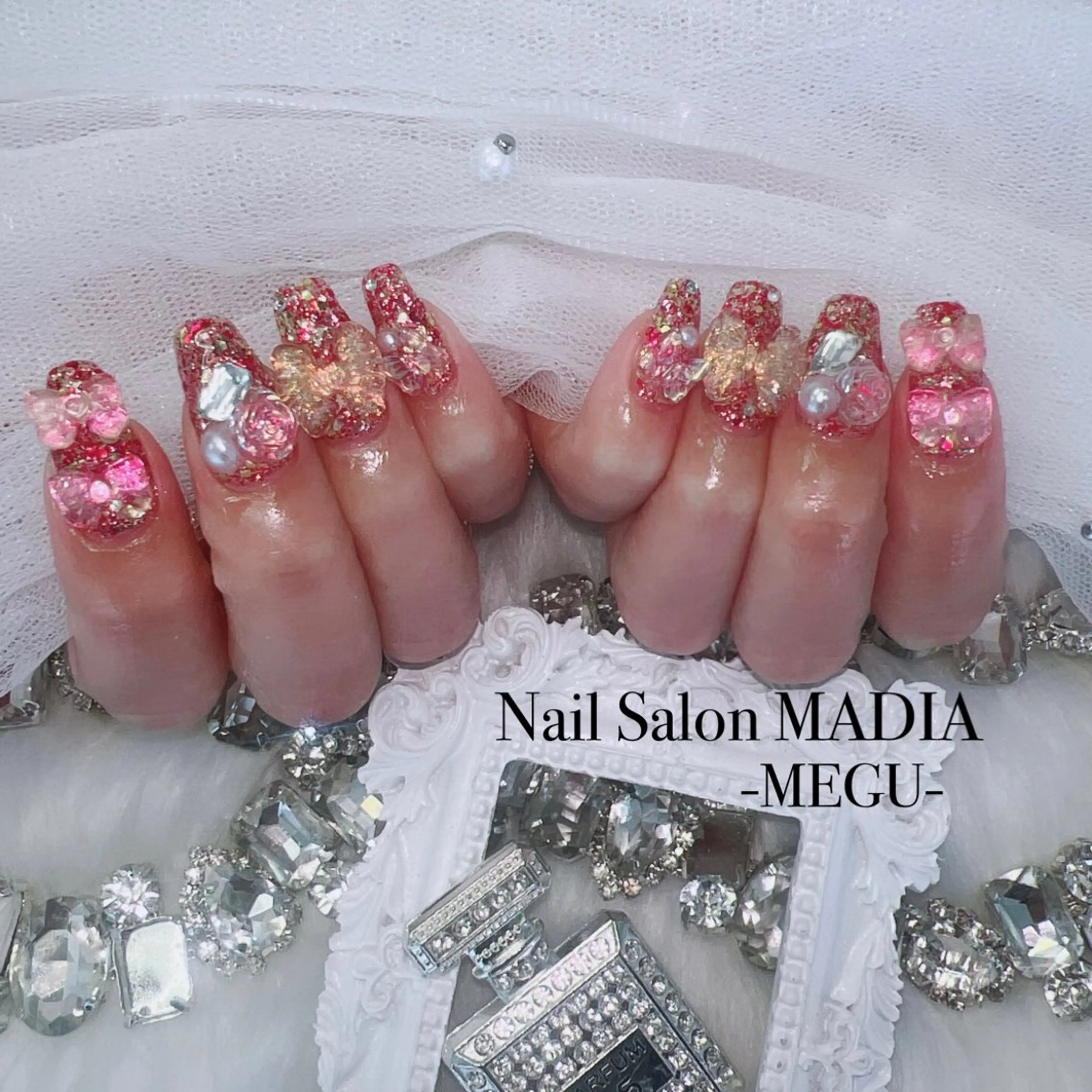 ネイル MADIA藤沢所属・MADIA MEGUのネイルデザイン