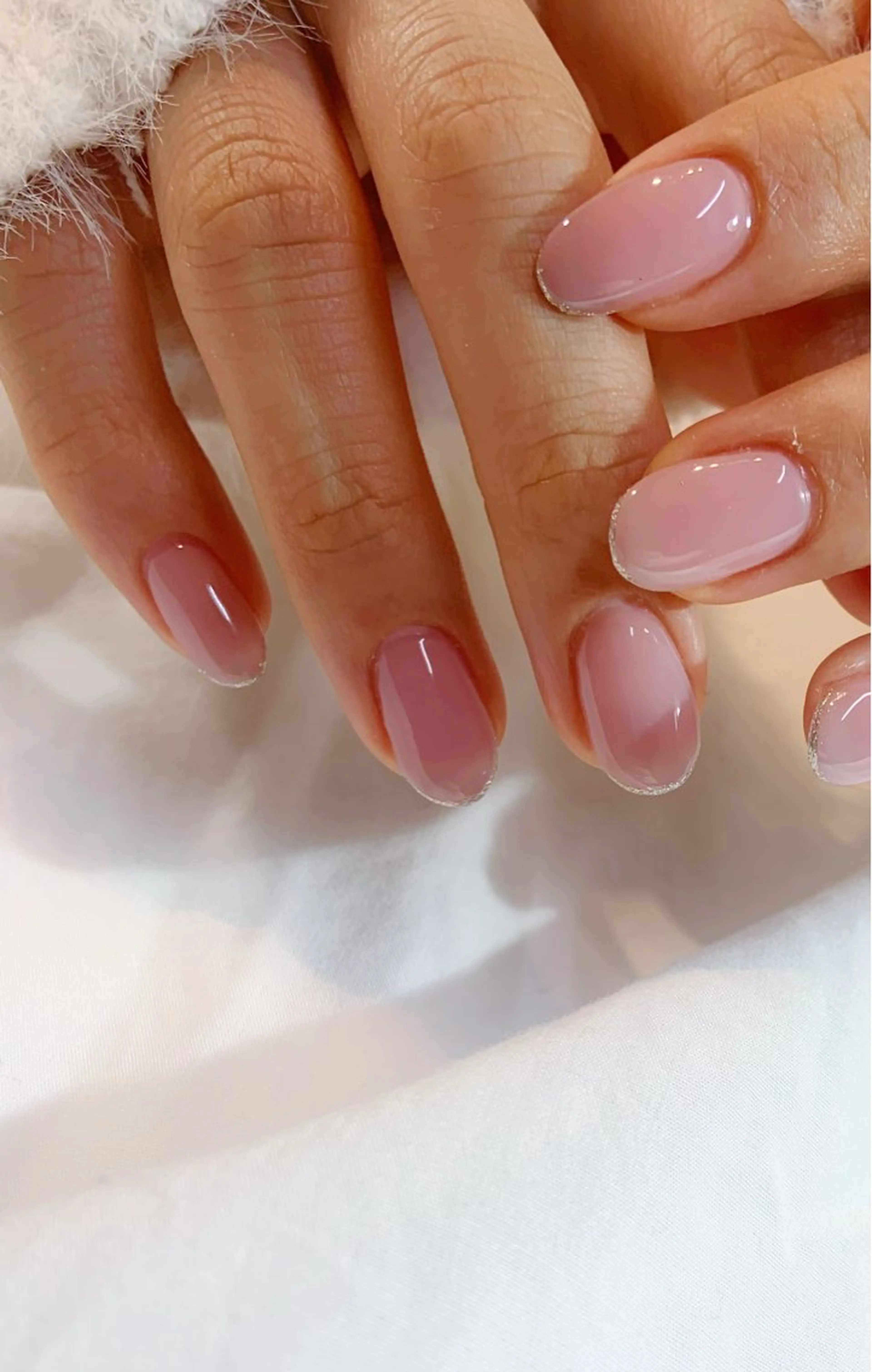 ネイル ラメ(グリッター) オフィスネイル シンプルネイル ＼近畿大学／近く🦢 Swanのネイルデザイン