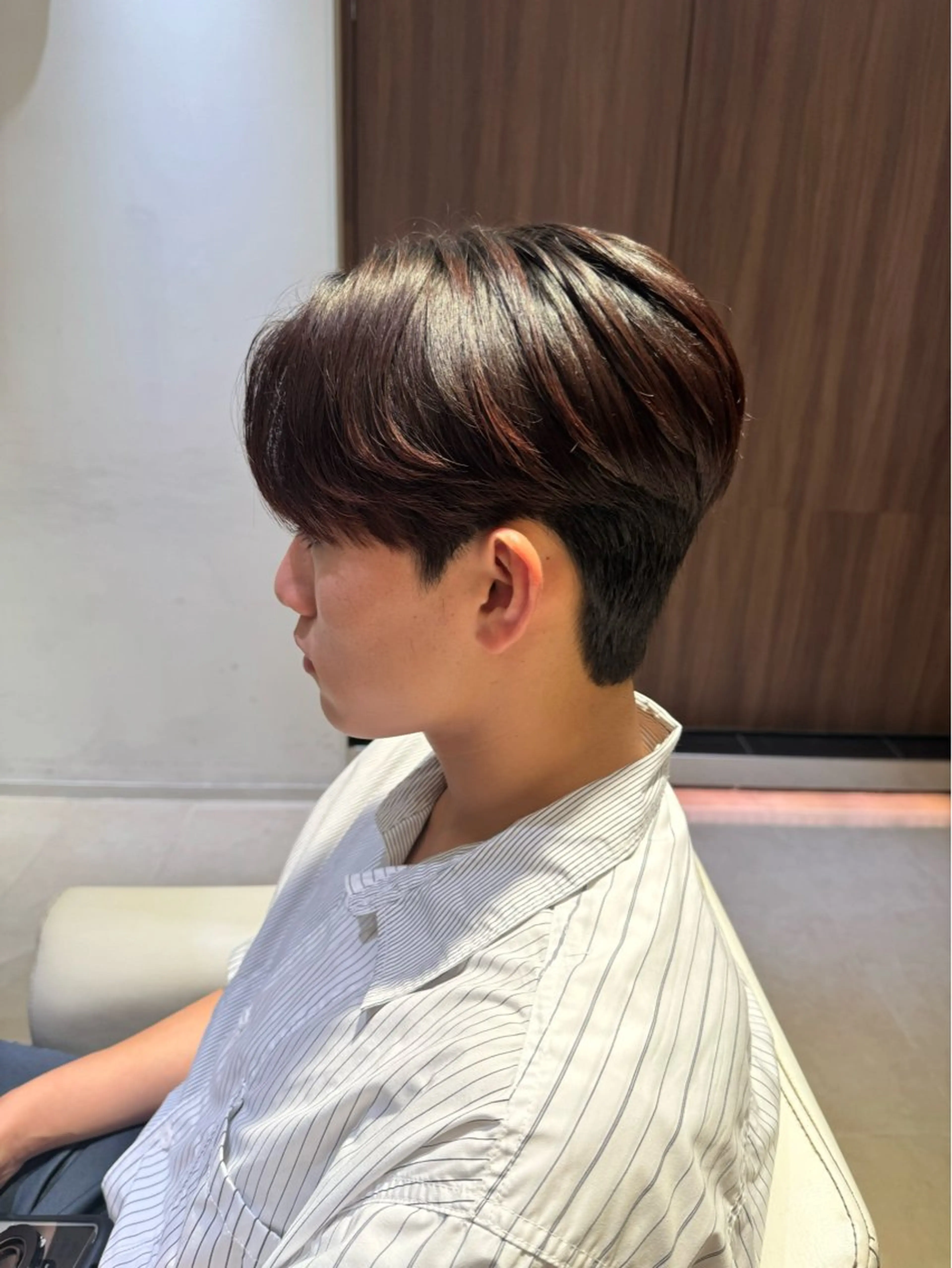 ショート パーマ メンズ センターパート コンマヘア ダウンパーマ カルマパーマ メンズ韓国風 YUKI🇰🇷 カルマ／ダウンパーマのヘアスタイル