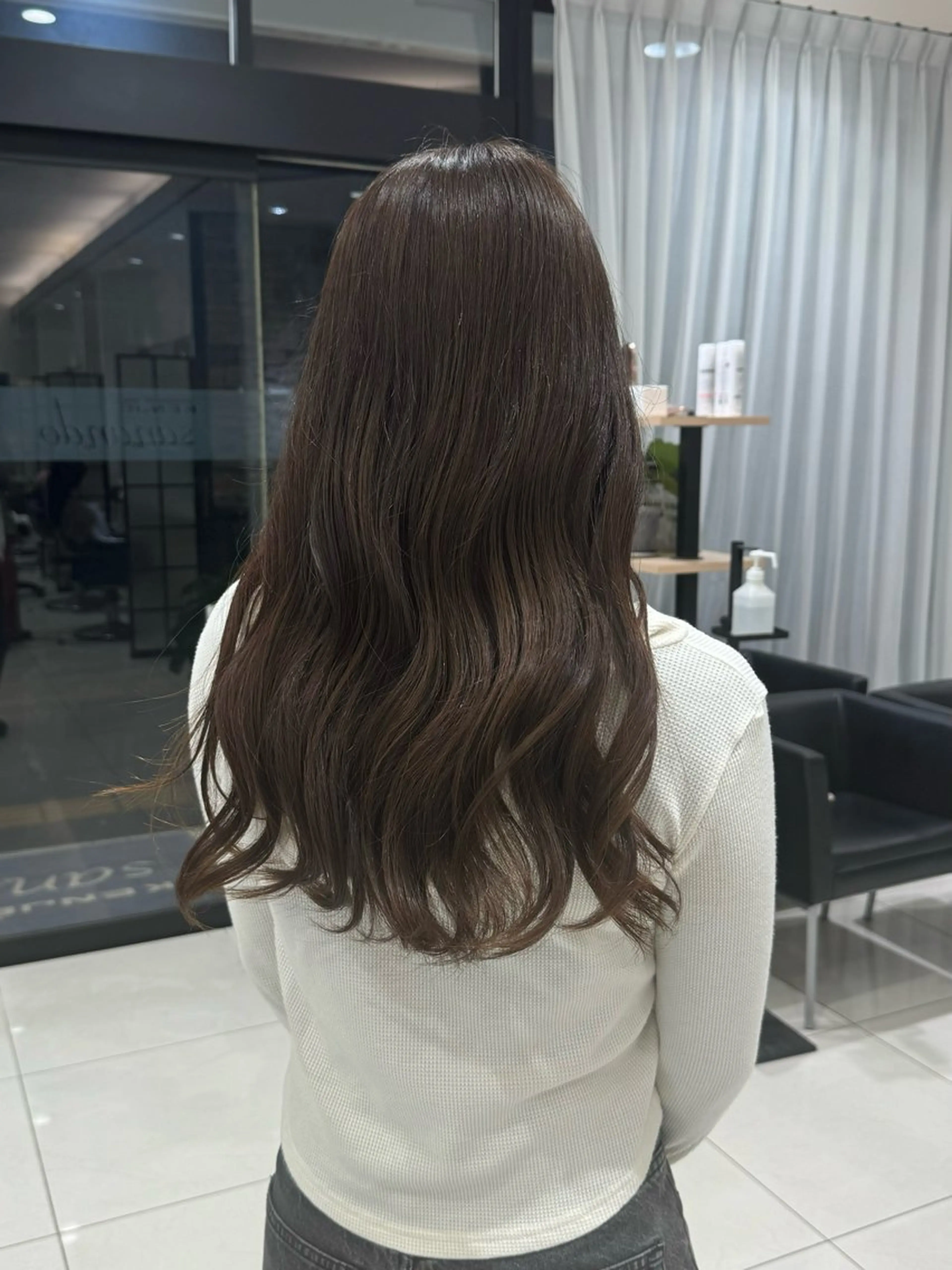 ロング カラー ヘアカラー ひなの🫧ベージュ系 艶カラーのヘアスタイル