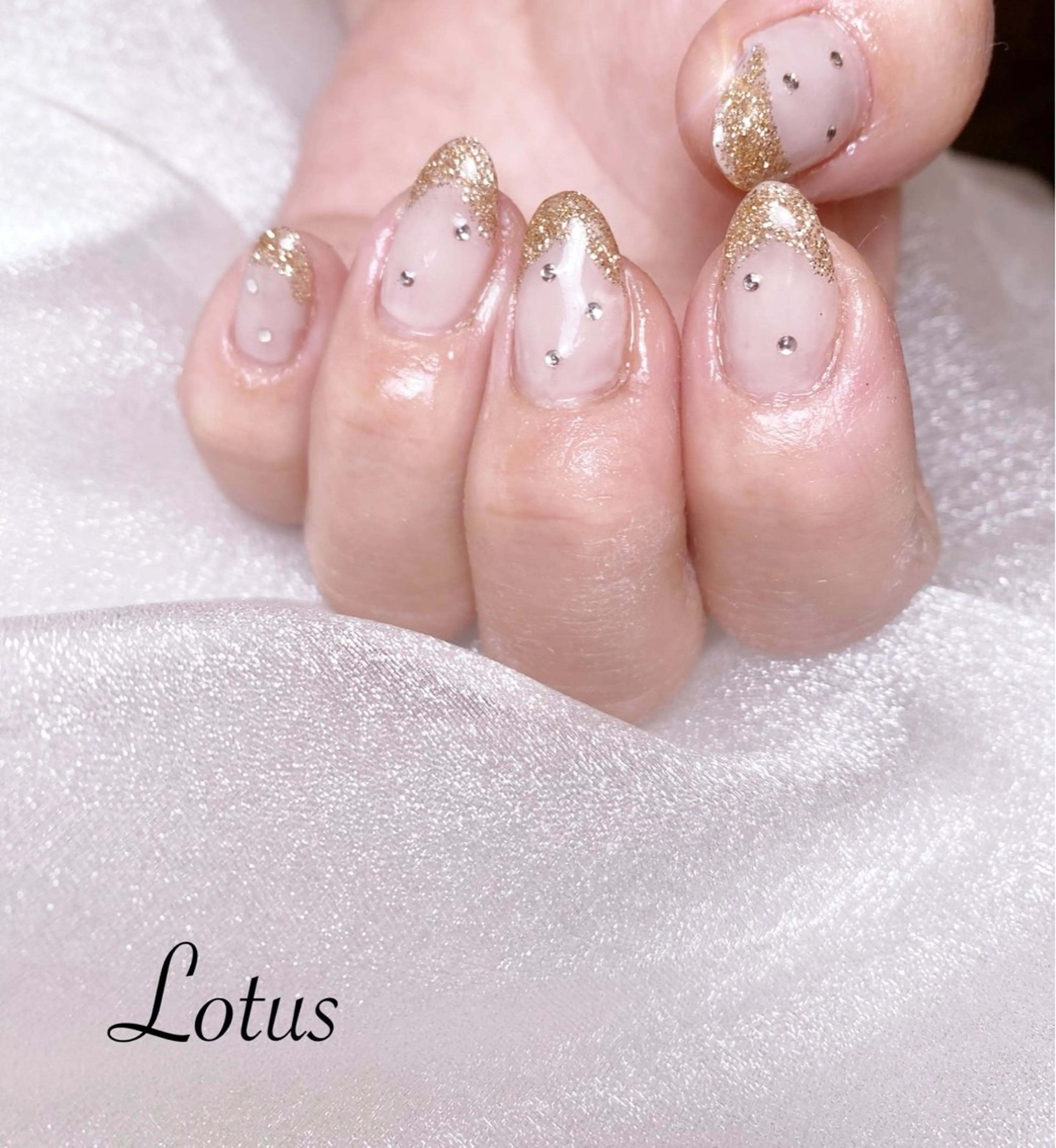 ネイル フレンチネイル ゴールド ハンドネイル ネイル＆脱毛 Lotus🌸のネイルデザイン