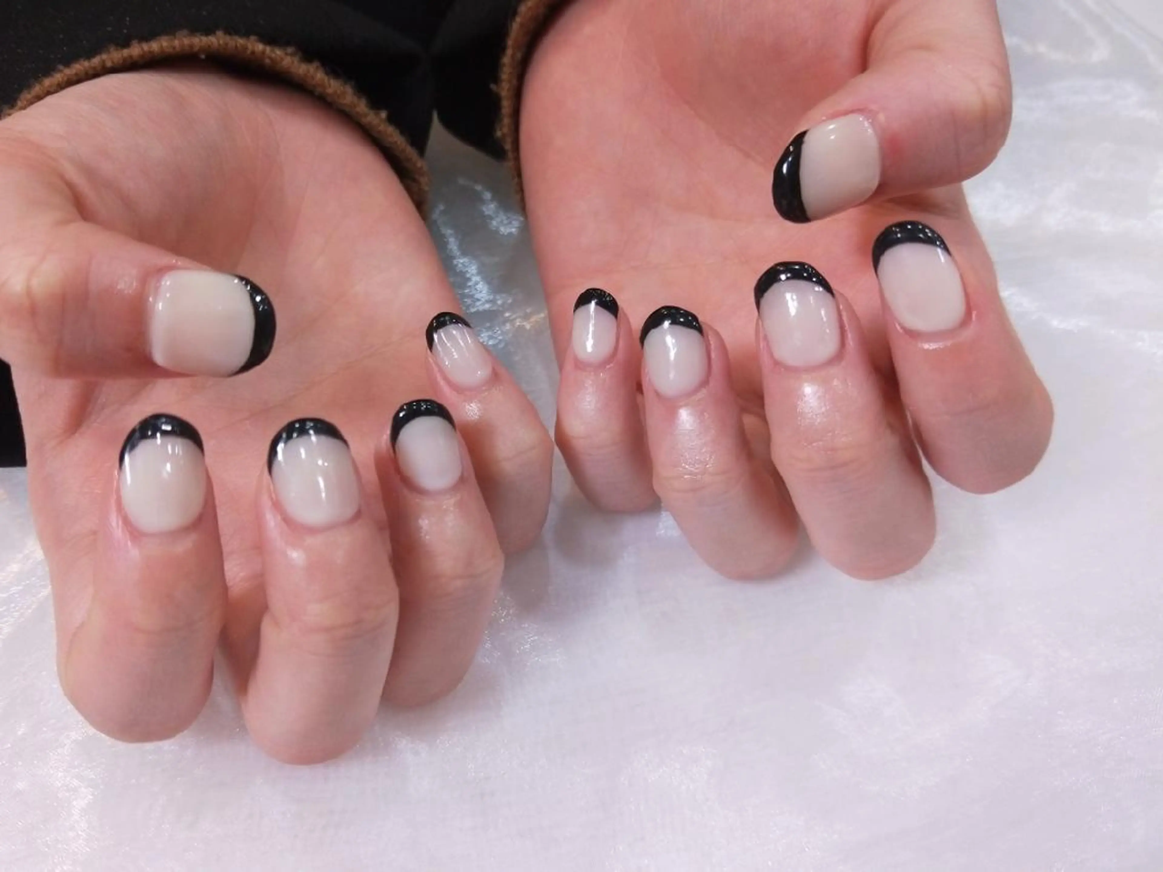 ネイル ハンドネイル ハンドケア R'well所属・はばすみれ🎀ﾈｲﾙ 光ﾌｪｲｼｬﾙ ﾍｱのネイルデザイン