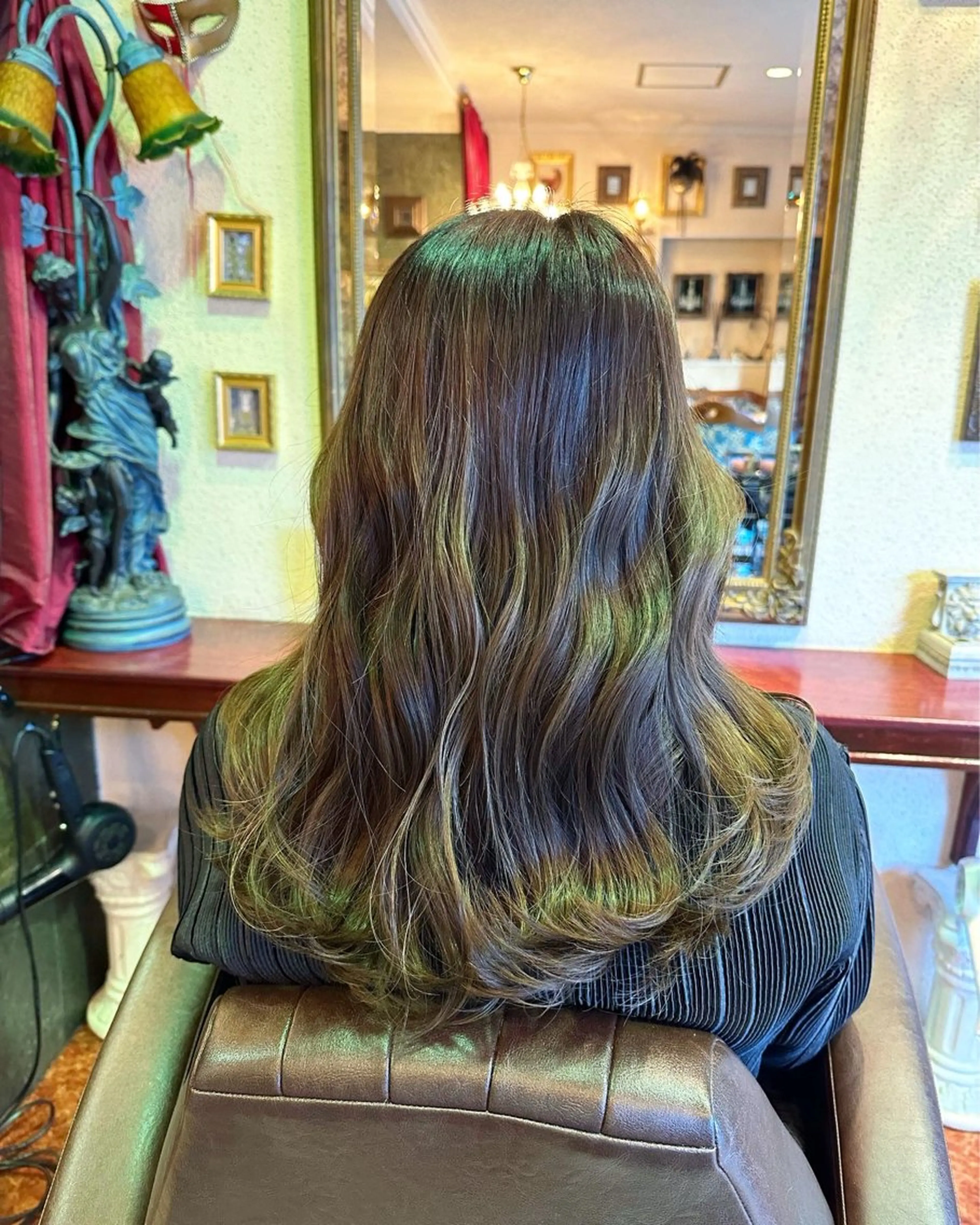 ロング カラー ベージュカラー ケアカラー 透明感カラー グレージュ ミルクティーベージュ カット ヘアカラー トリートメント 【レイヤー/韓国風 /髪質改善】RINのヘアスタイル