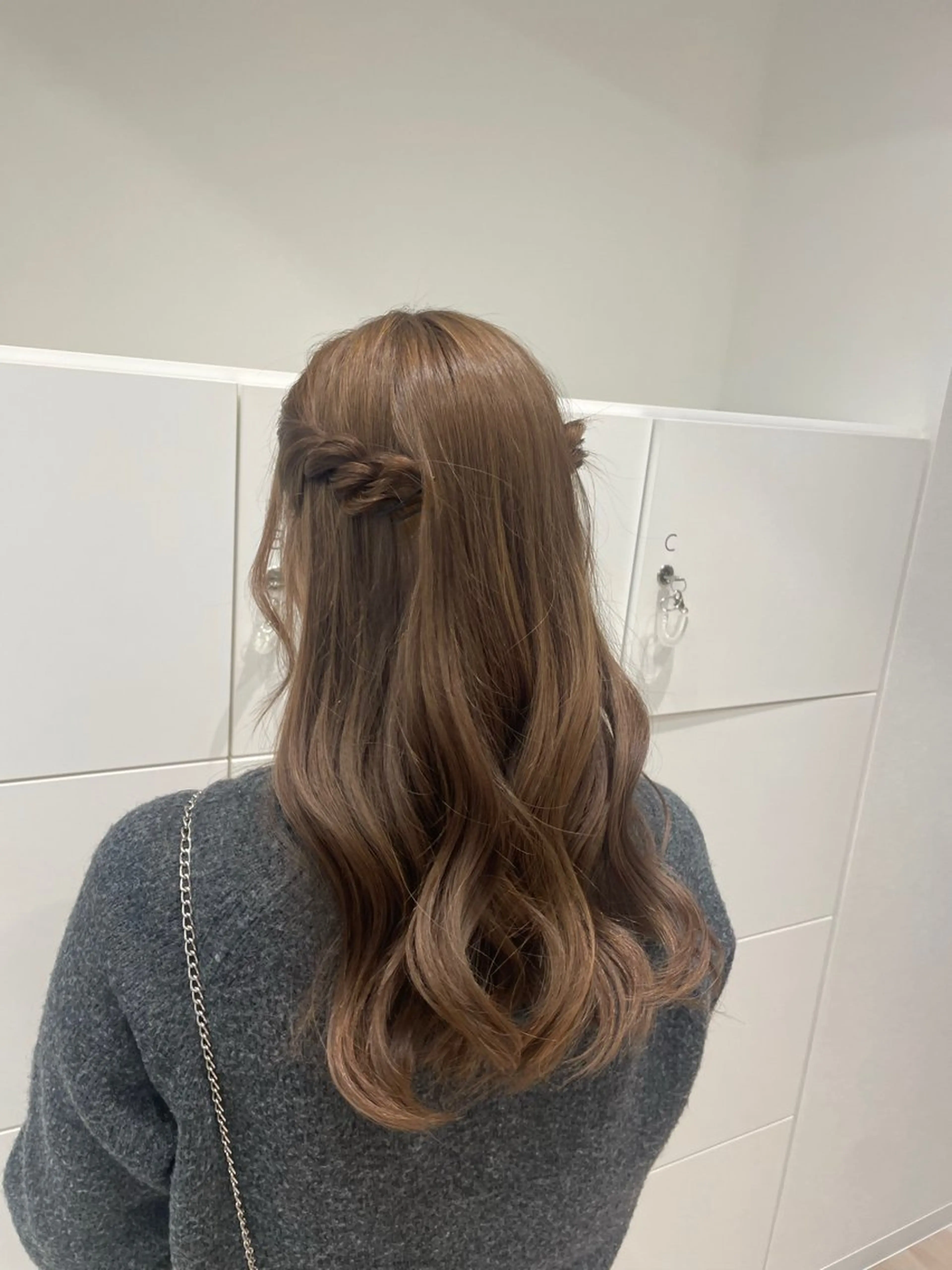 ロング 下村 和香奈のヘアスタイル