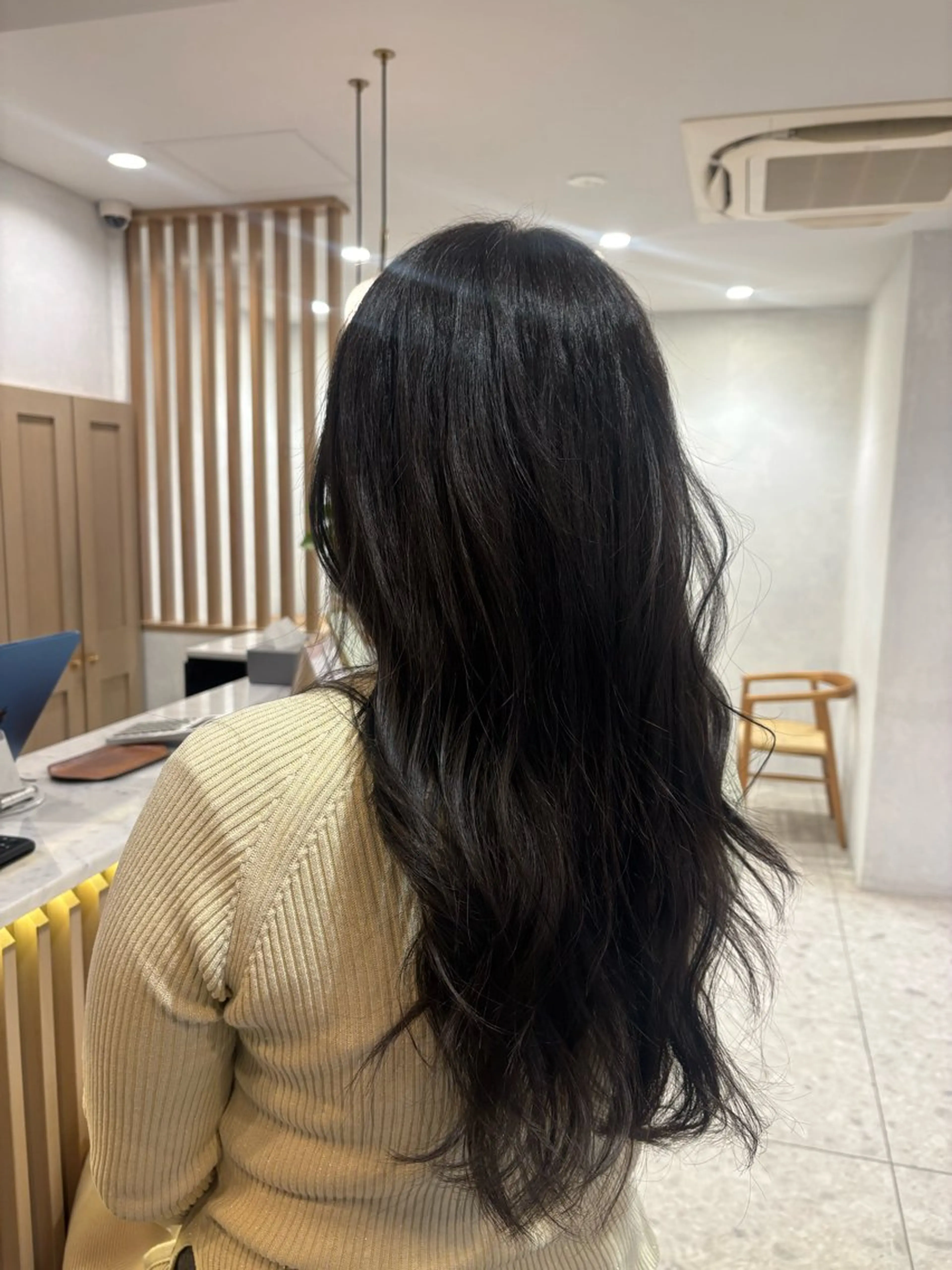 ロング ヘアカラー Kyeco大宮所属・足立 愛菜のヘアスタイル