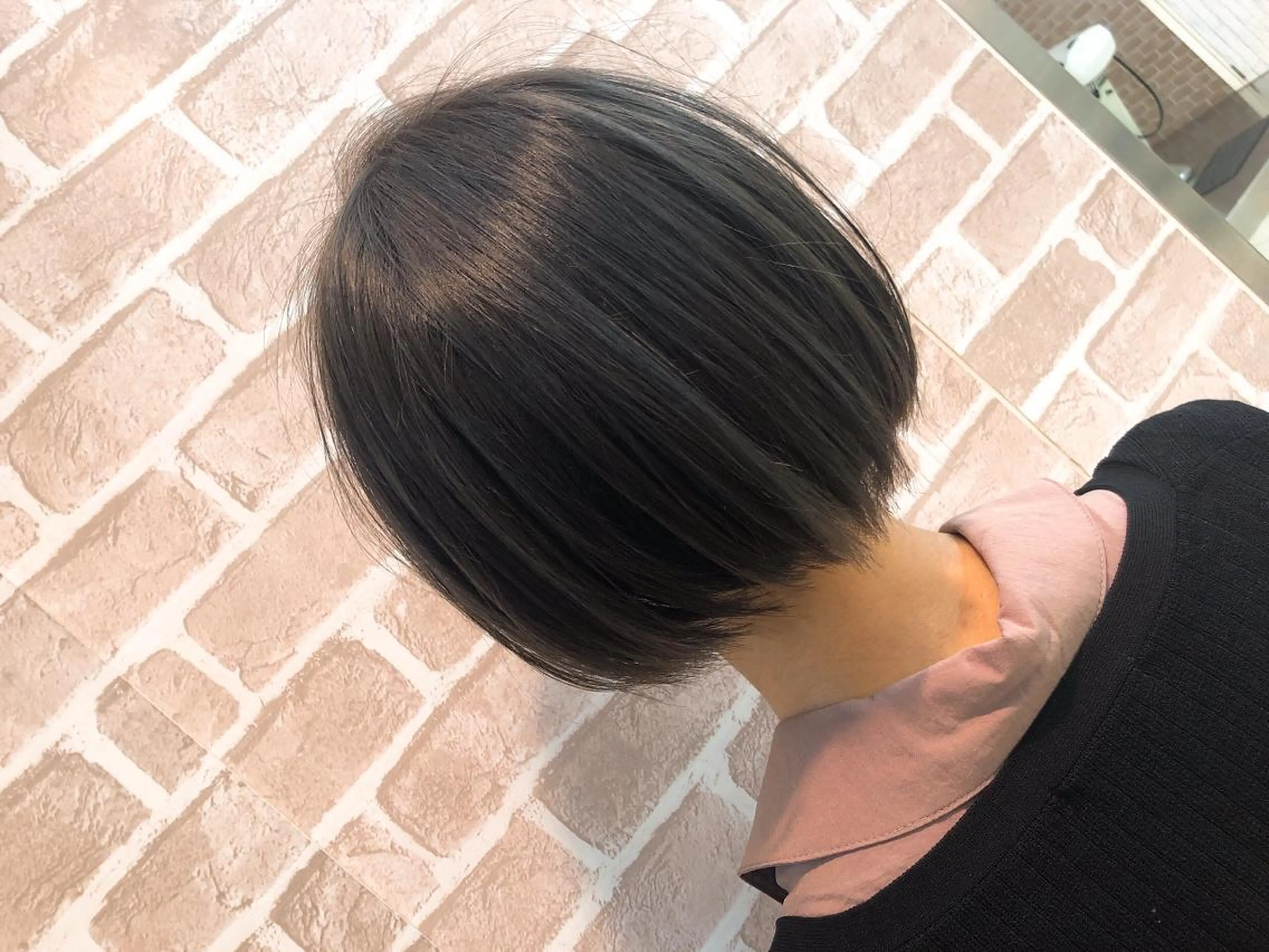 カラー アッシュ ダークグレー ハイライトカラー ボブ 【髪風船】上大岡店所属・齋藤 尋真のヘアスタイル