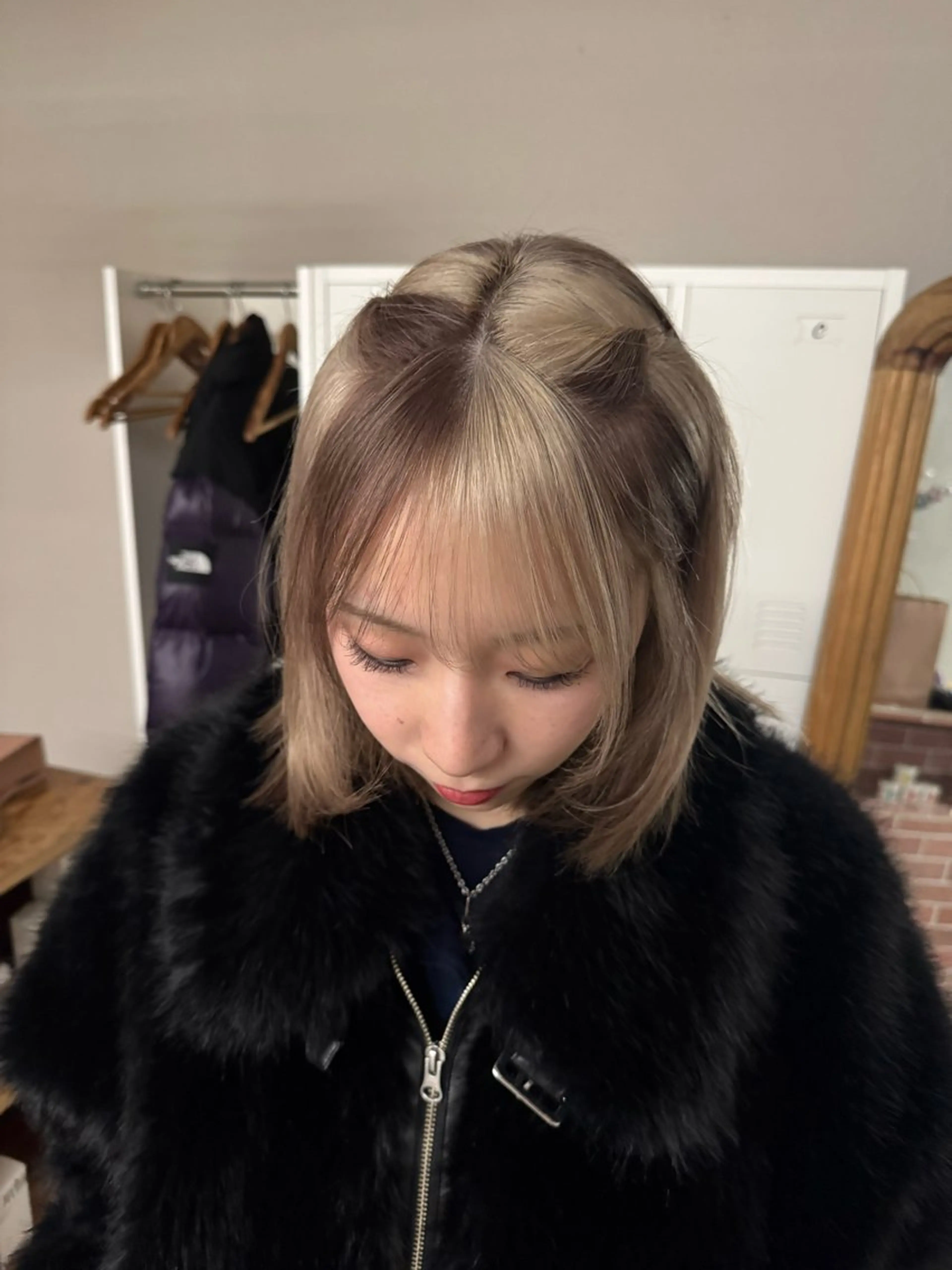 ミディアム カラー デザインカラー ハイトーンカラー ヘアカラー ハイトーン縮毛/暖色 なーな🎀🤍のヘアスタイル