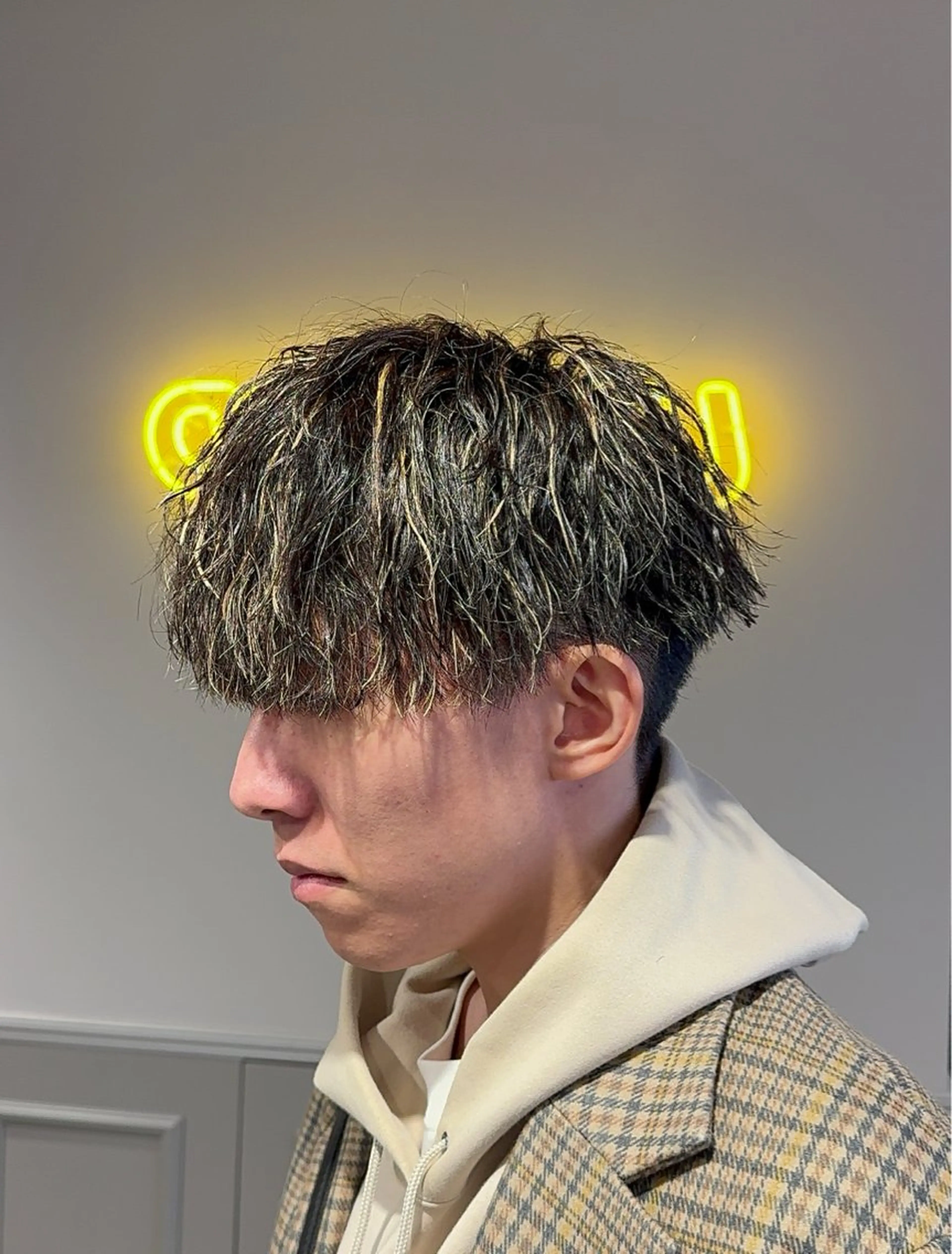 ショート カラー パーマ ヘアアレンジ メンズ メンズパーマ カット ヘアカラー トリートメント ヘアセット 顔まわりカット の達人のヘアスタイル