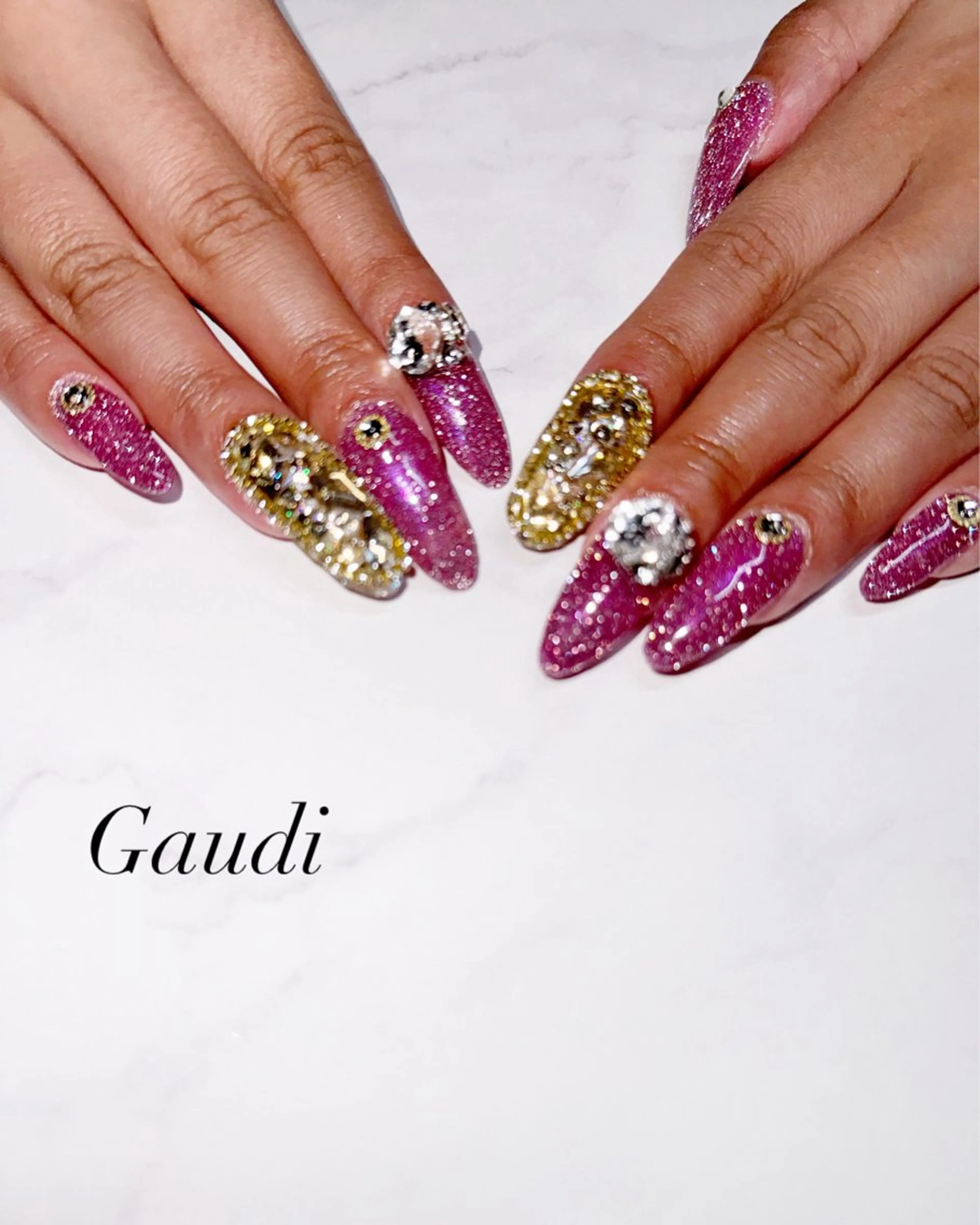 ネイル オーロラネイル ゴールド キラキラネイル Gaudi.Nail Rinaのその他イメージ
