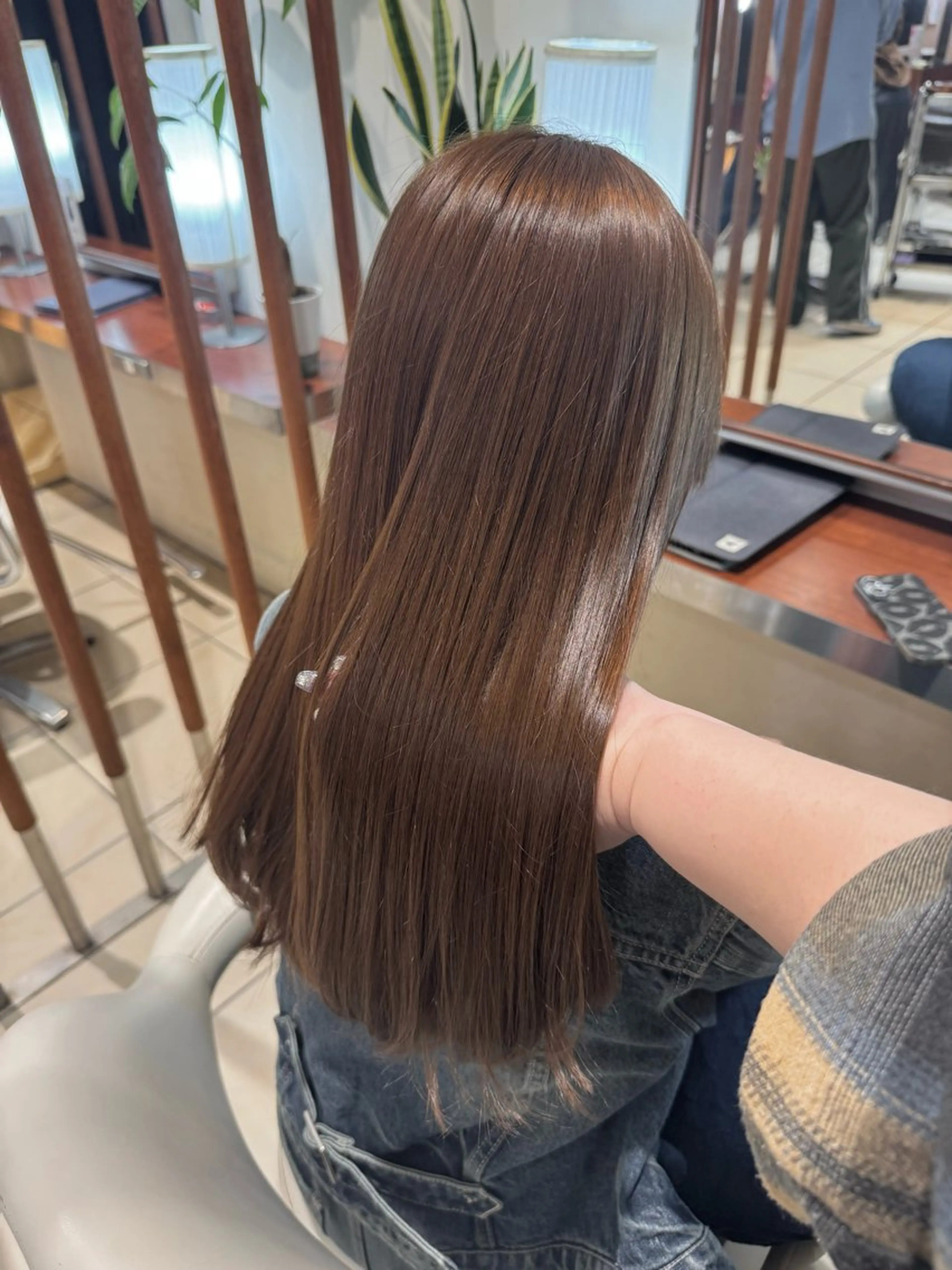 セミロング カラー ブリーチ ブラウンカラー モカブラウン ブリーチなしカラー ヘアカラー 吉長 彩香のヘアスタイル