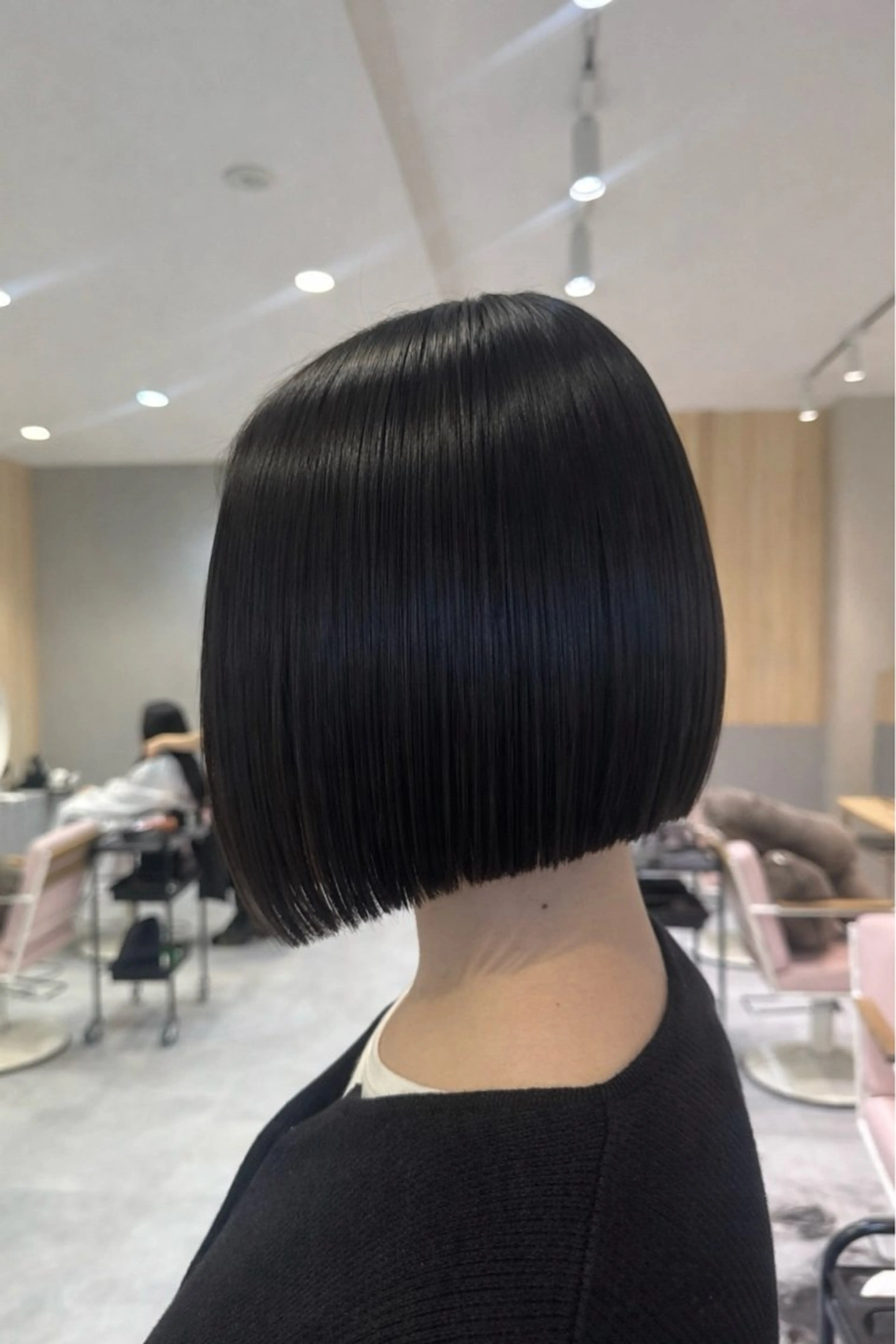 ショート カラー 前下がりボブ ボブ カット ヘアカラー BELLE by revo所属・𝘀𝗮𝗲/ 艶髪/ショートボブのヘアスタイル