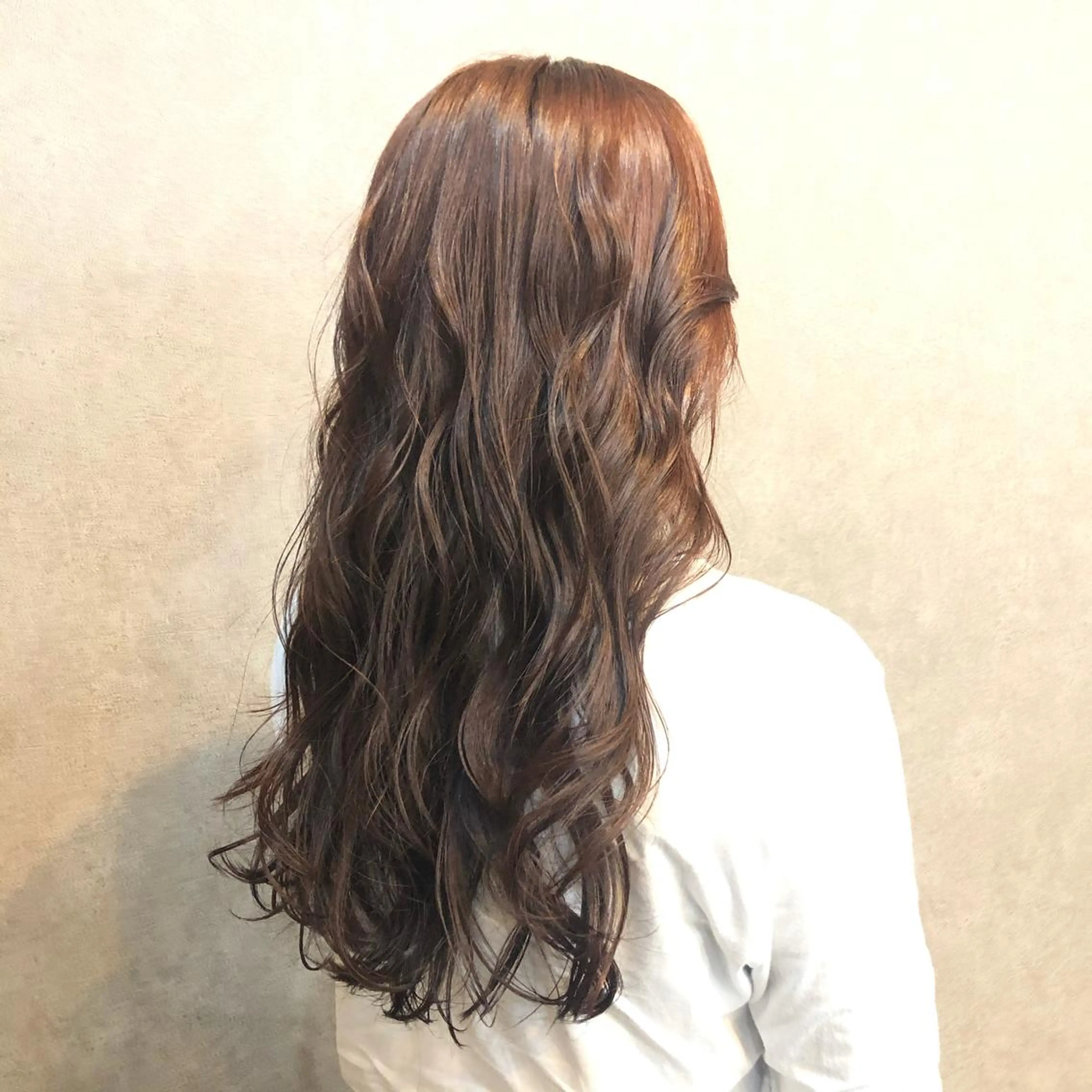 ロング カラー ベージュカラー オレンジ オレンジベージュ ヘアカラー トリートメント BUBBLES所属・山本 琴乃🦭のヘアスタイル