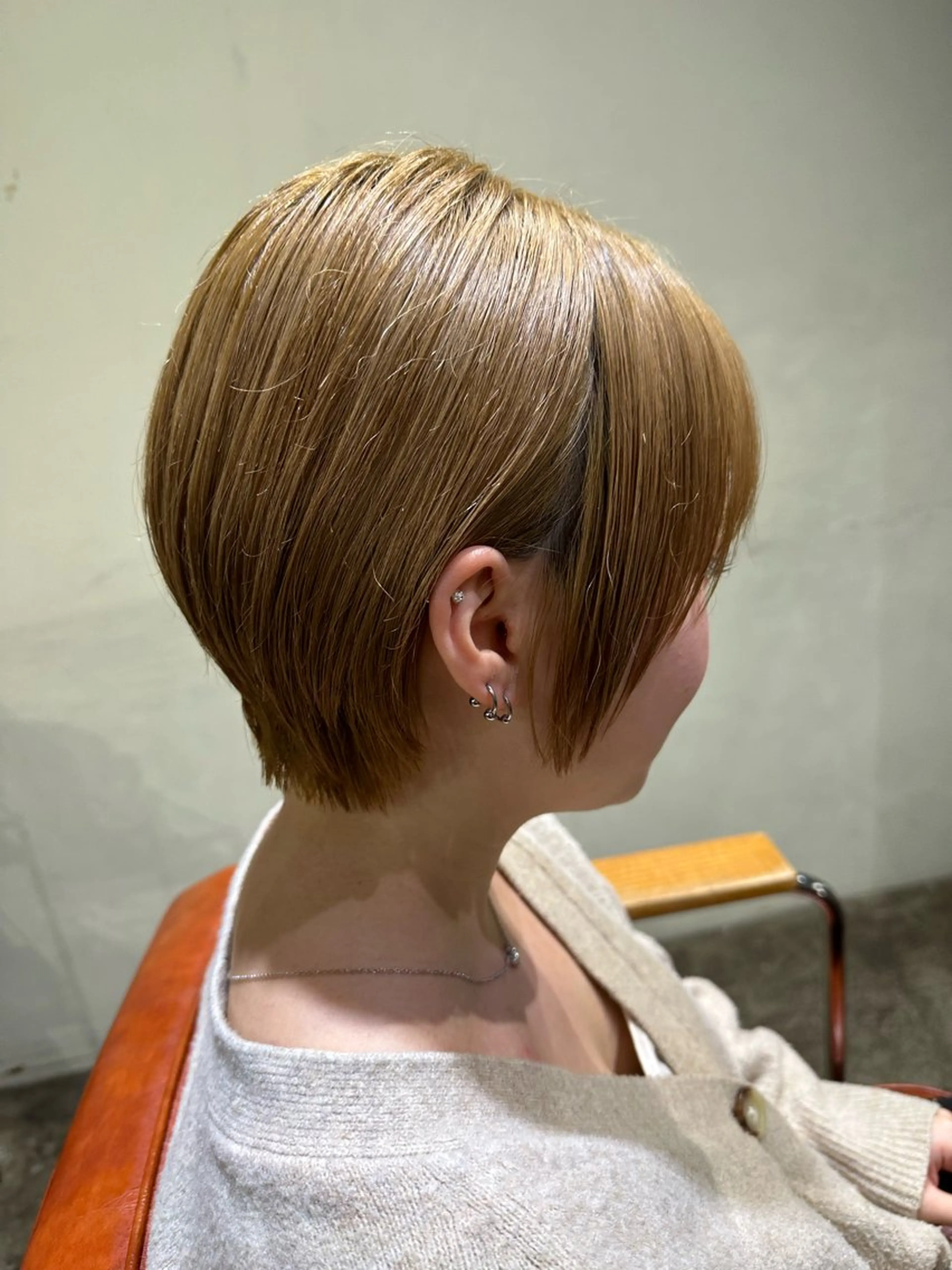 ショート yelm所属・🫒オリーブカラー ミディアムレイヤー✨のヘアスタイル