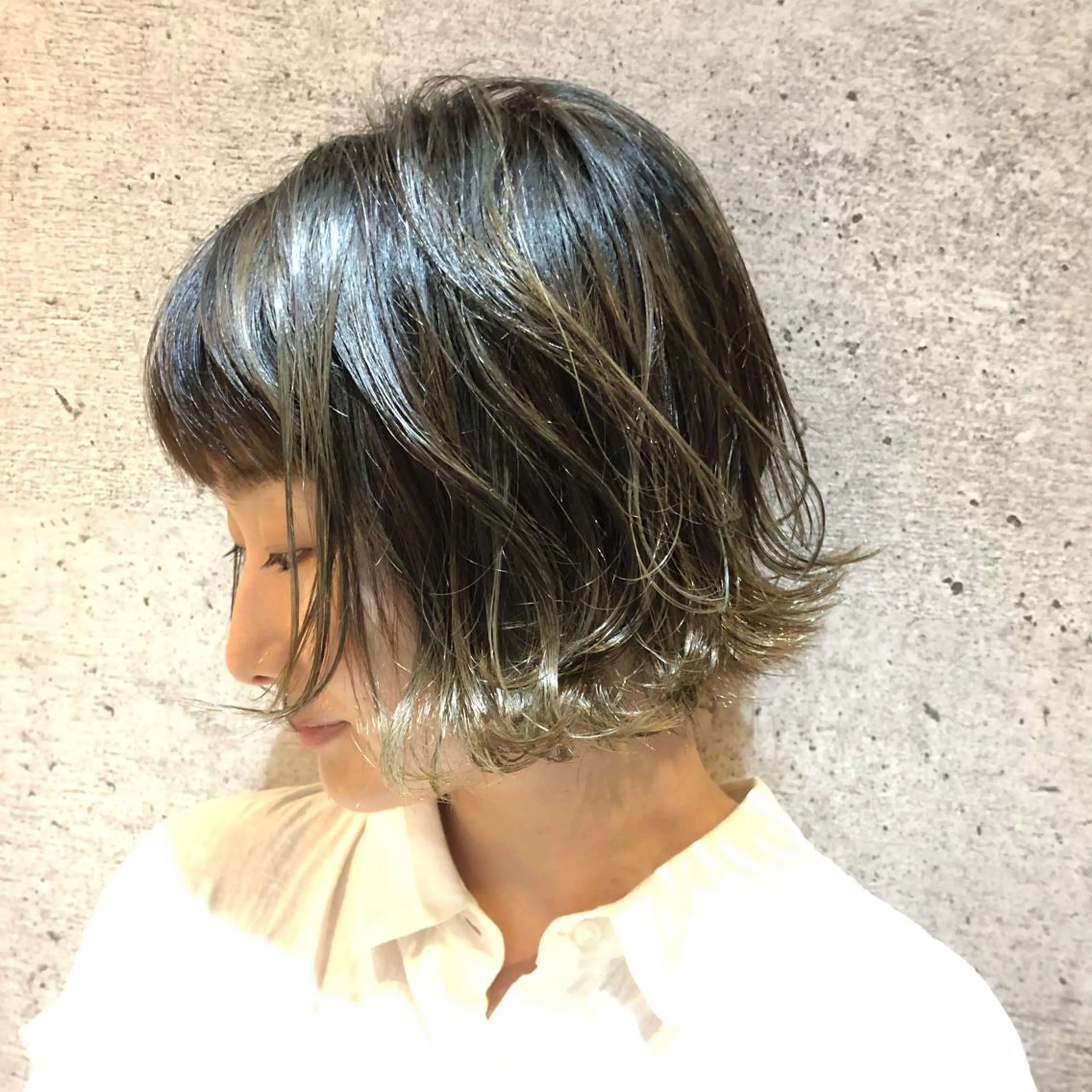 ミディアム カラー カット ヘアカラー トリートメント 久保 敏之のヘアスタイル