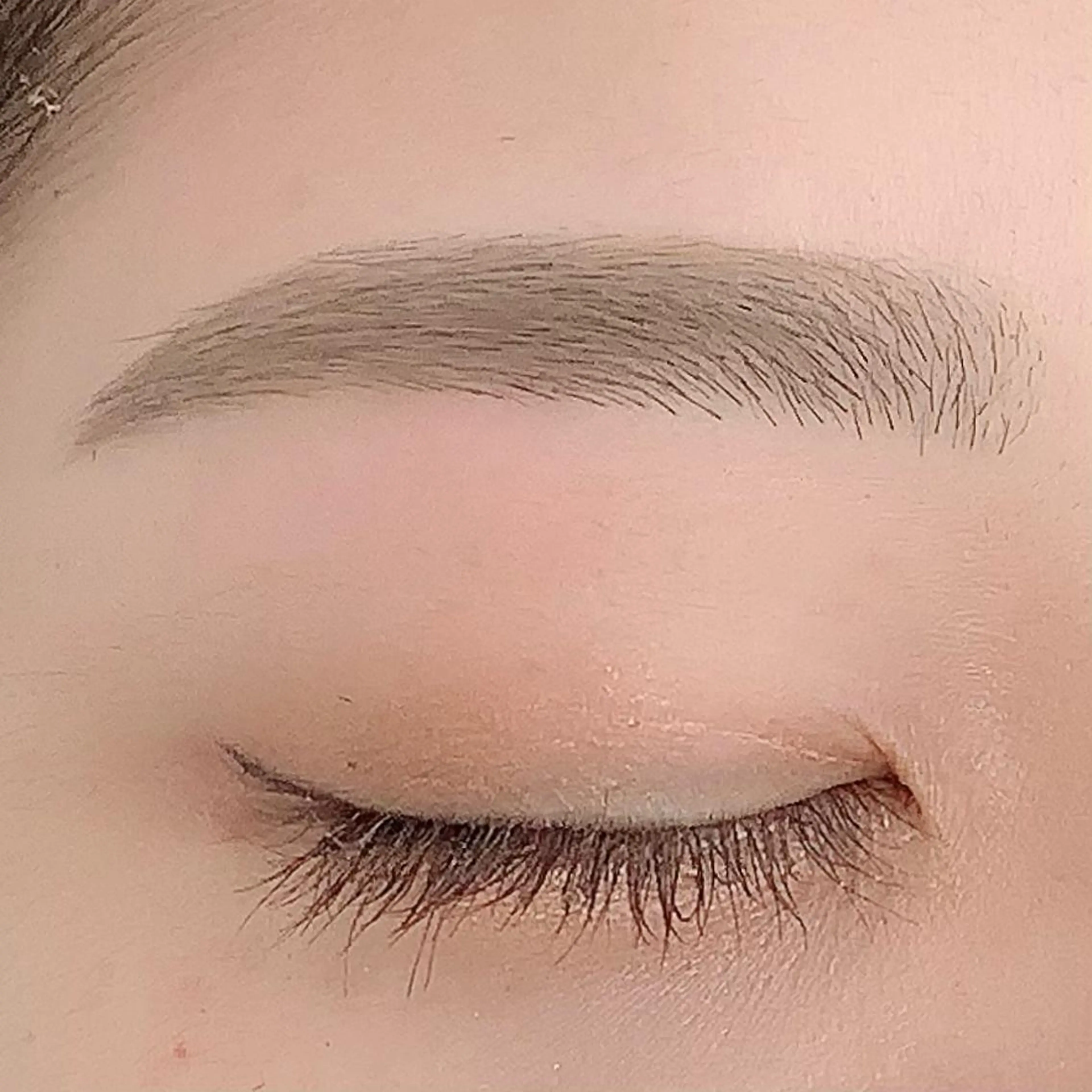 アイブロウ 眉毛ワックス脱毛 BellFlower Aki（眉・まつげ）のマツエク・マツパデザイン