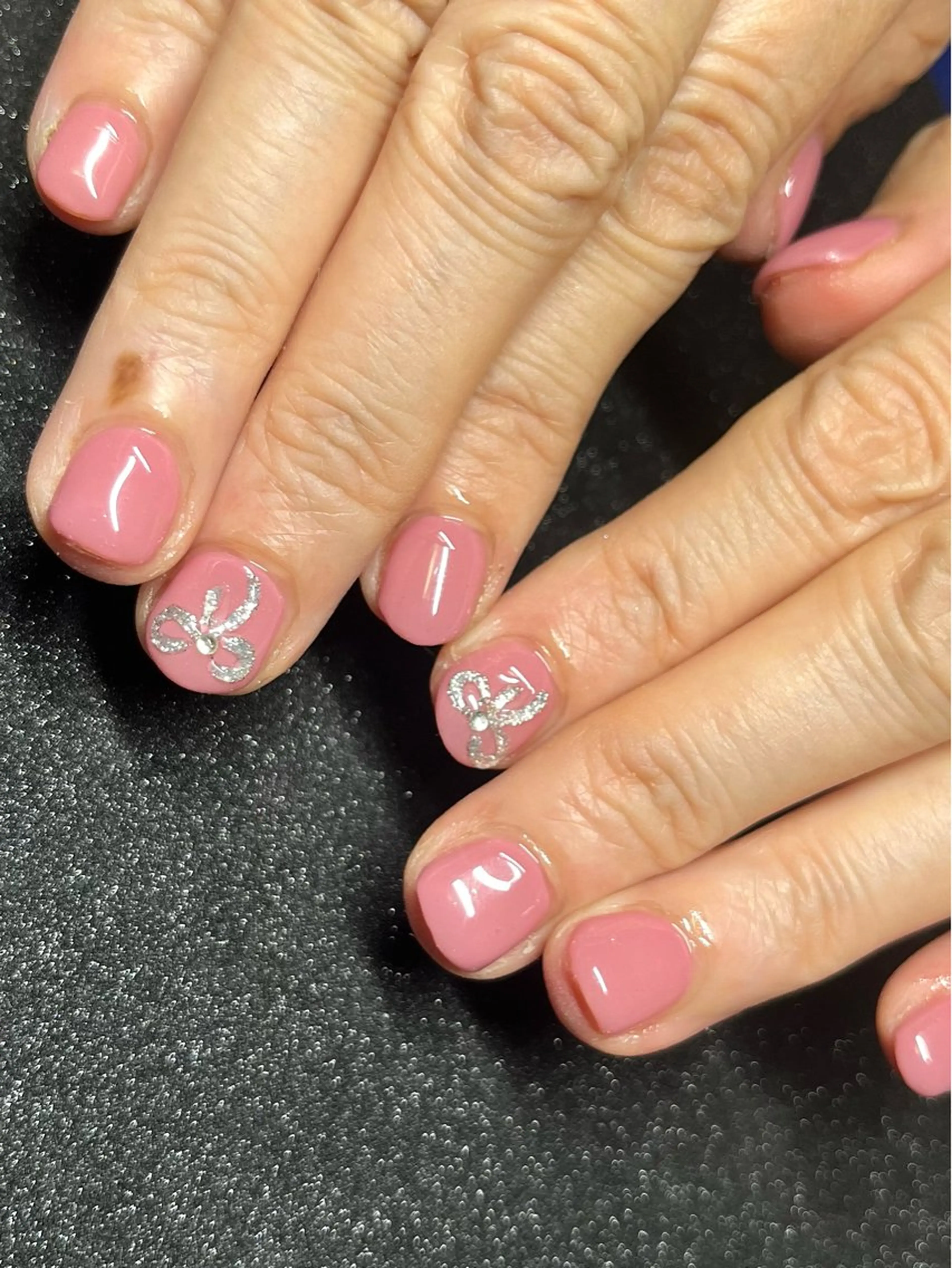 ネイル ぷっくりネイル リボン Chika .のネイルデザイン