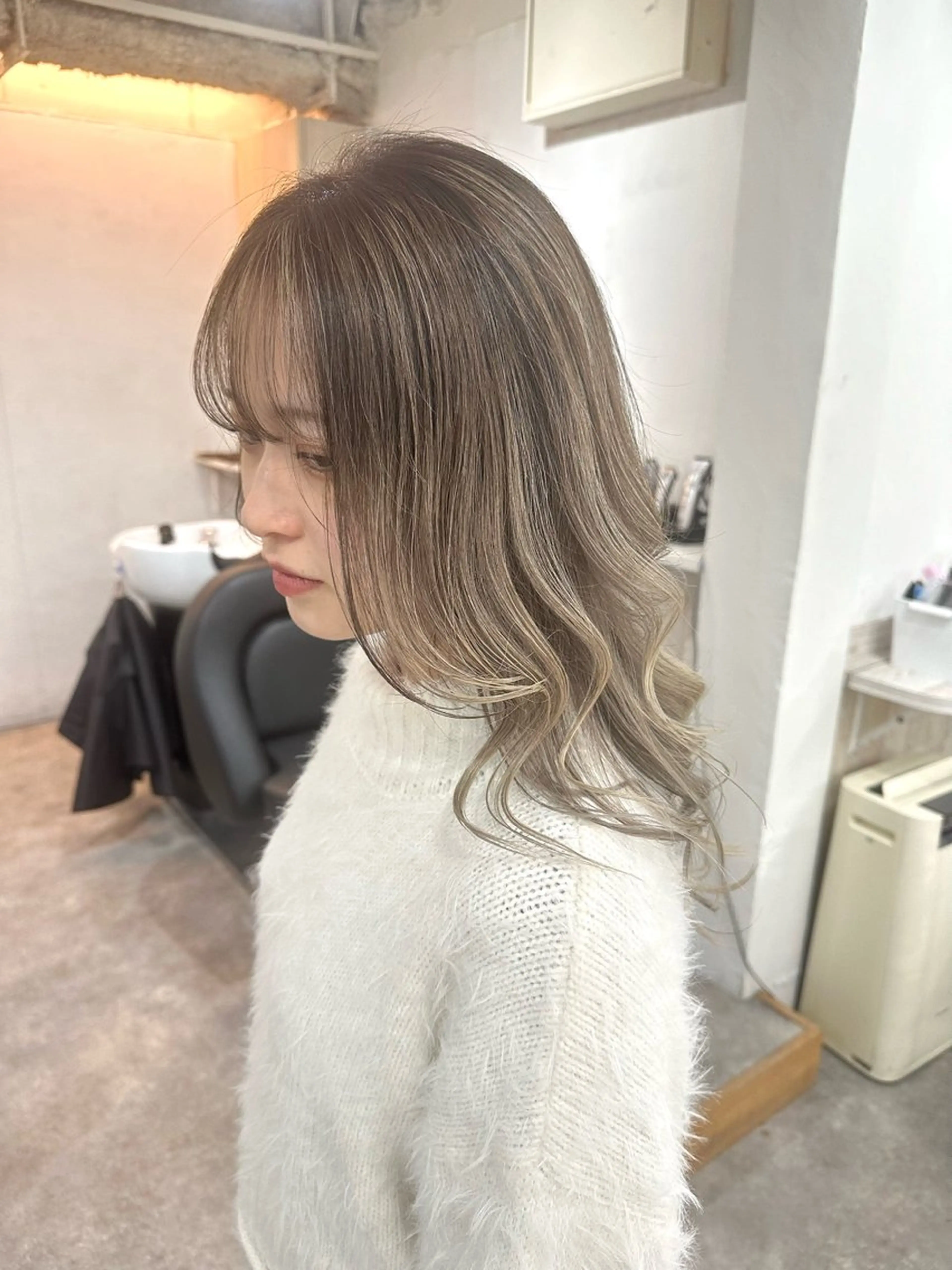 ロング カラー ヘアアレンジ バレイヤージュ ベージュカラー ミルクティーベージュ レイヤーカット カット ヘアカラー SALOWIN京都河原町Suite店所属・外国人風レイヤー/ ハイトーンSHUのヘアスタイル
