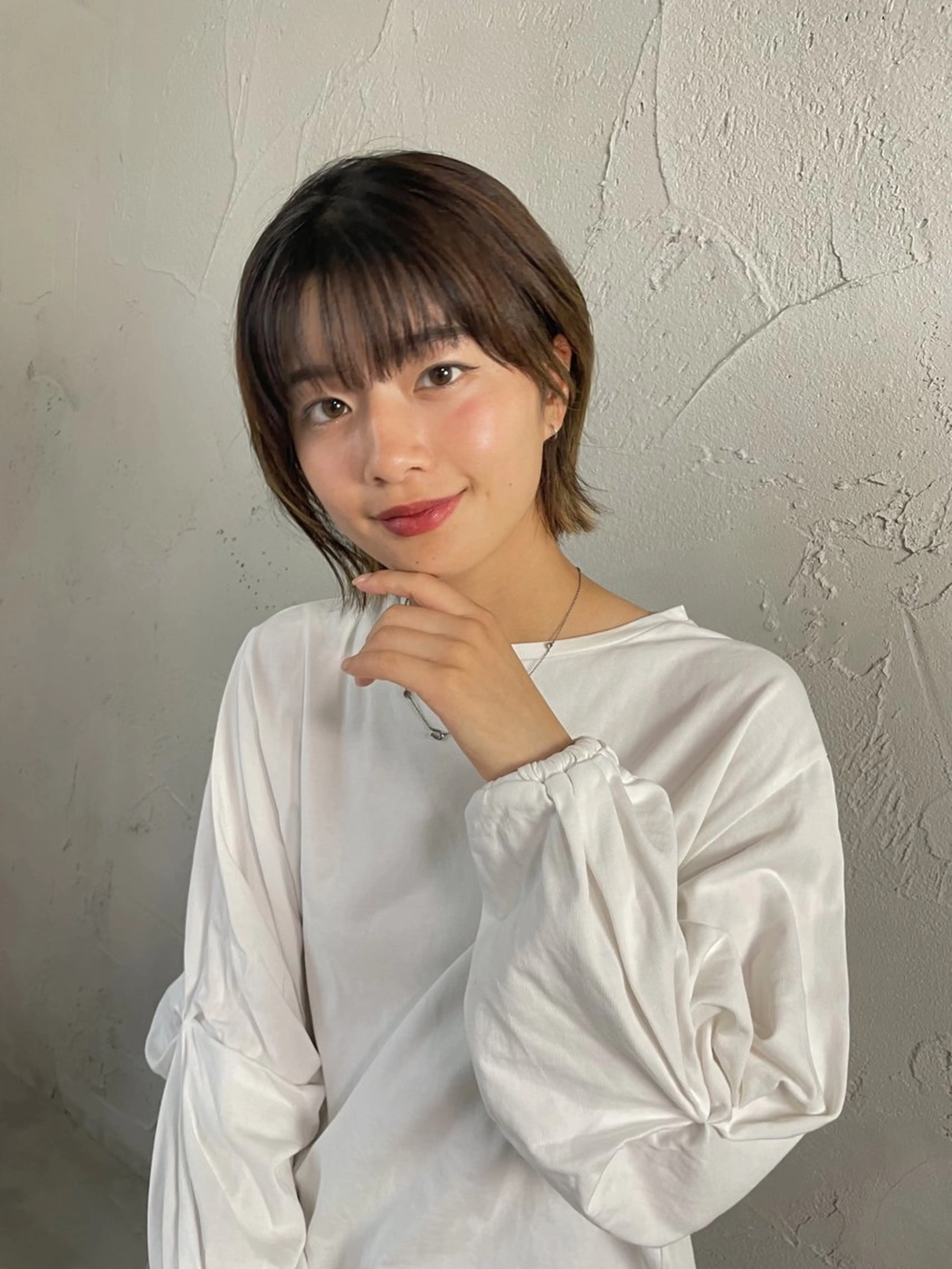 ミディアム 切りっぱなしボブ ショートボブ ボブ 外ハネヘア カット トリートメント 新村 華奈絵のヘアスタイル