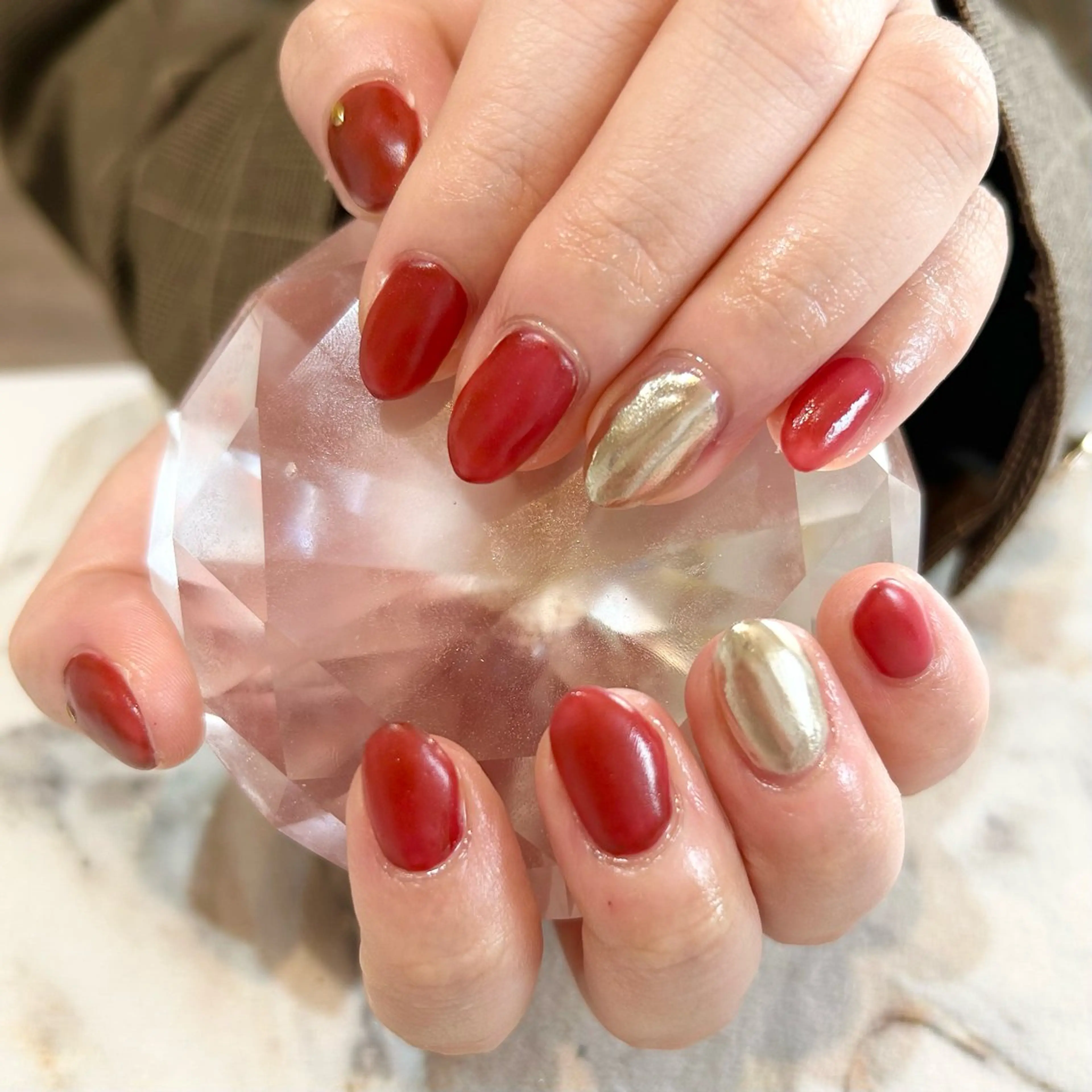 ネイル ゴールド マットネイル ミラーネイル 赤色 Nail Stellaのネイルデザイン
