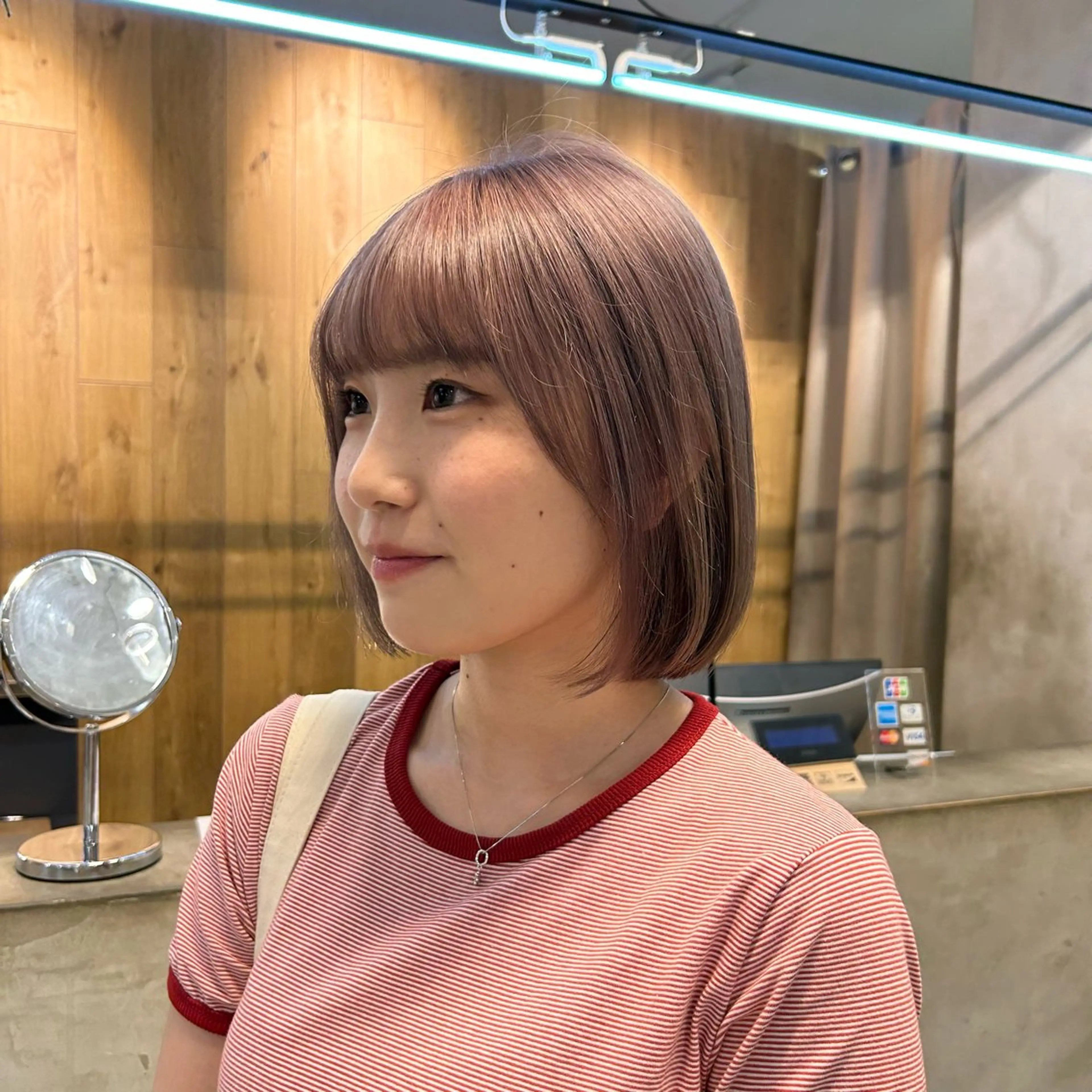 ショート カラー グレージュ ピンクカラー ヘアカラー じゅわっと暖色カラー 🍊Moemiのヘアスタイル