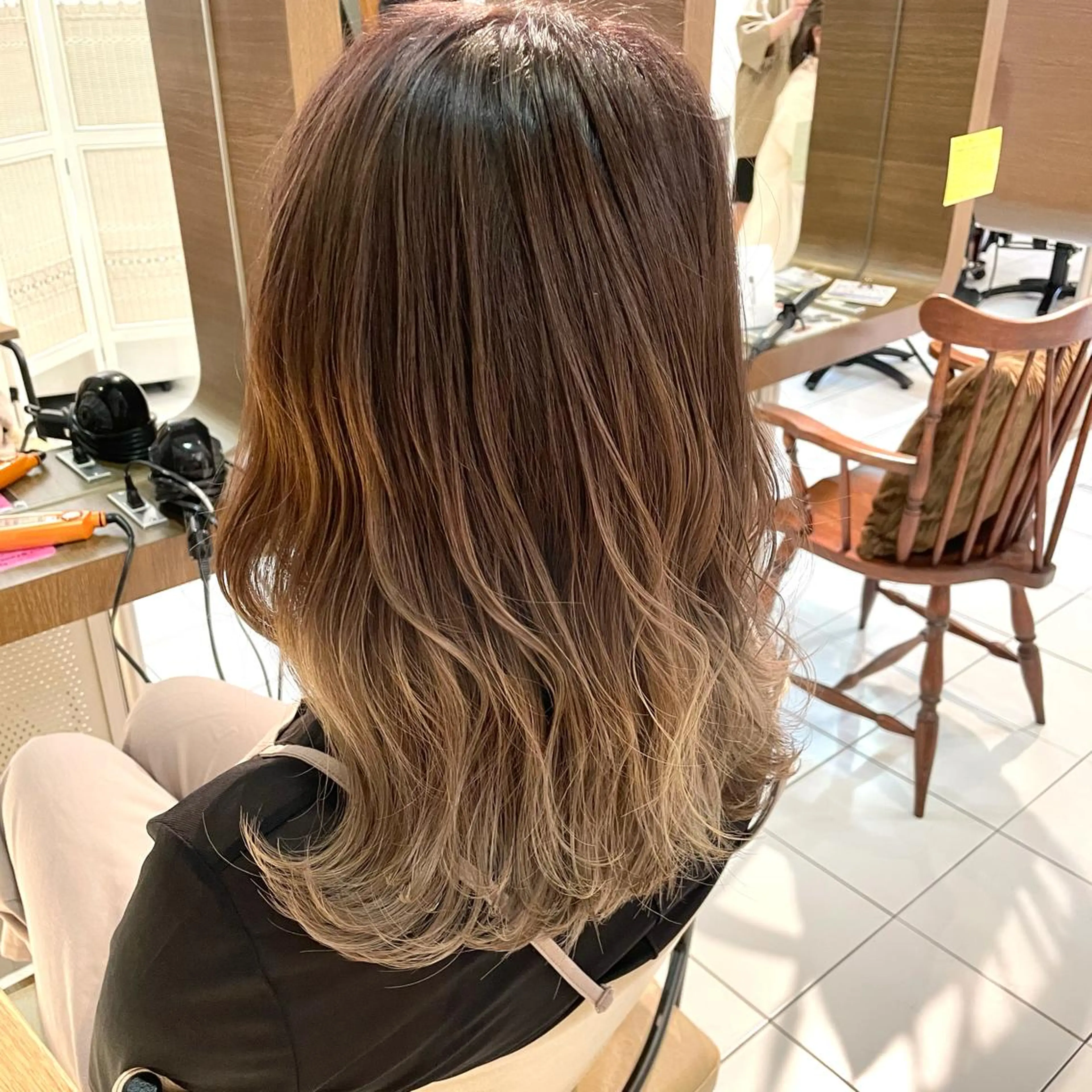 セミロング カラー グラデーションカラー グレージュ 透明感カラー/ 寺田千雅子のヘアスタイル