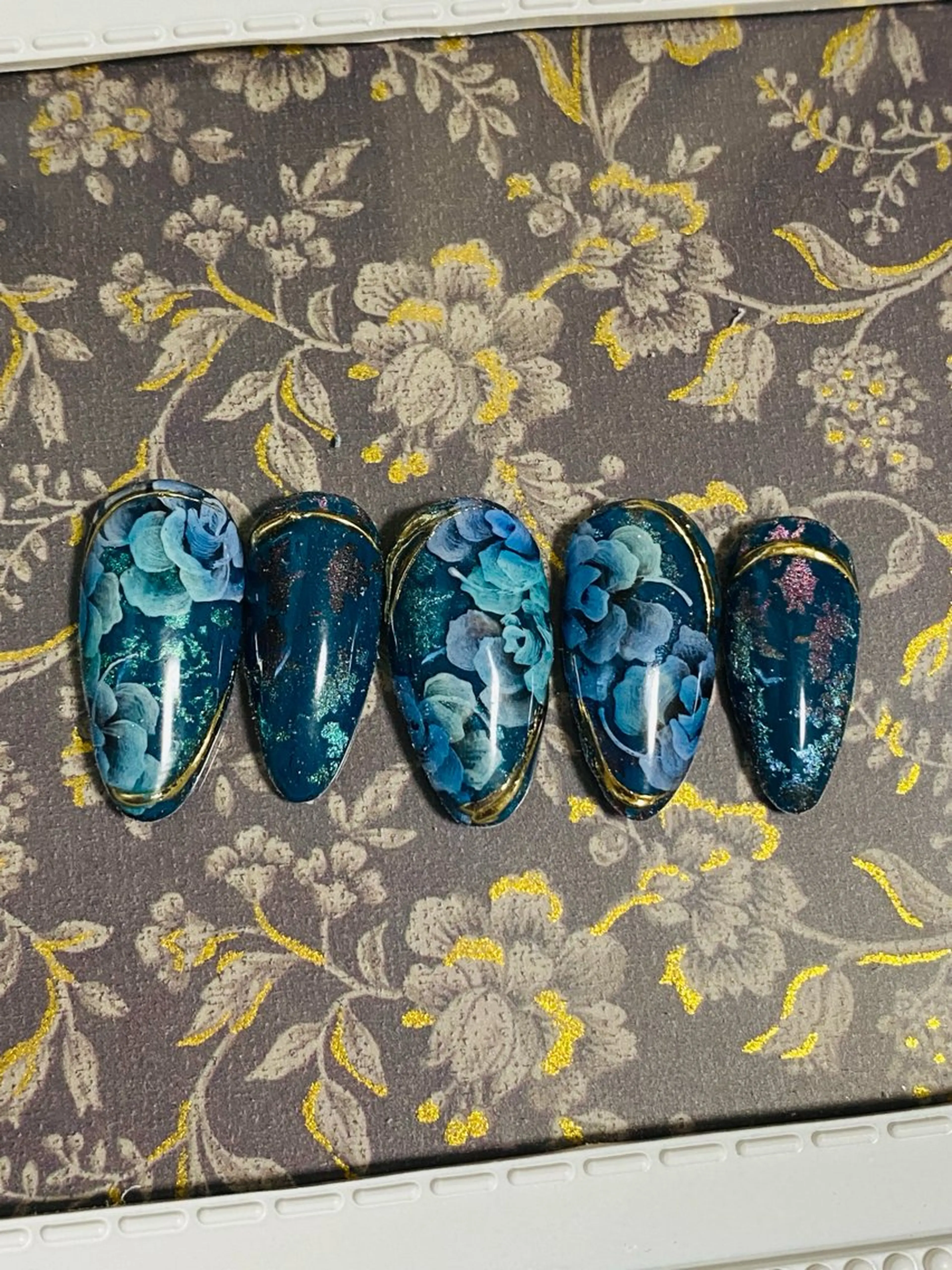 ネイル フラワーネイル マグネットネイル 自宅ネイルサロン ♦️nuance♦️のネイルデザイン