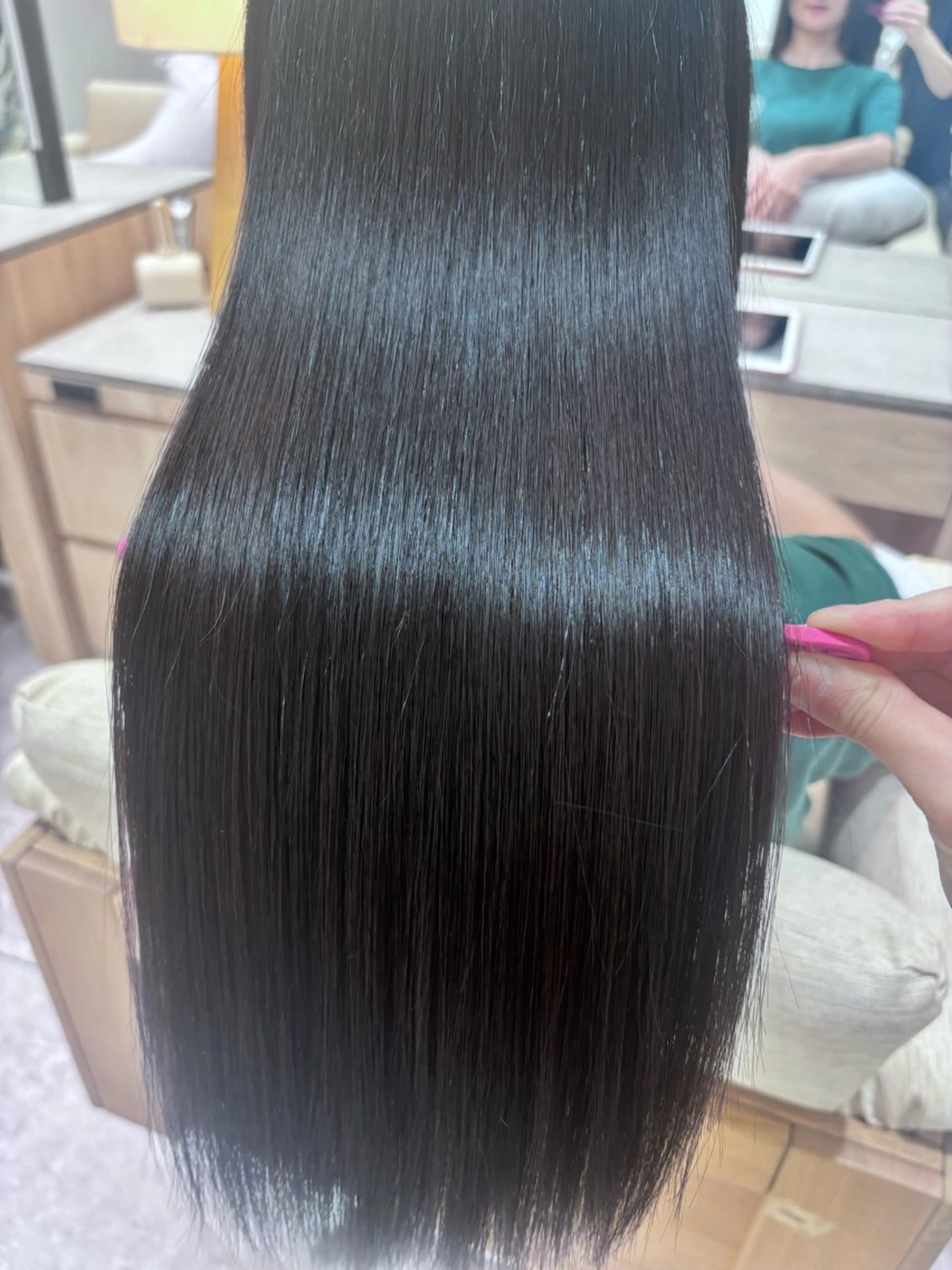 ロング カット 縮毛矯正 トリートメント ガレリア  名駅オーキッドGビル店所属・名駅／艶髪ストレート ／ヘッドスパ／伴怜奈のヘアスタイル