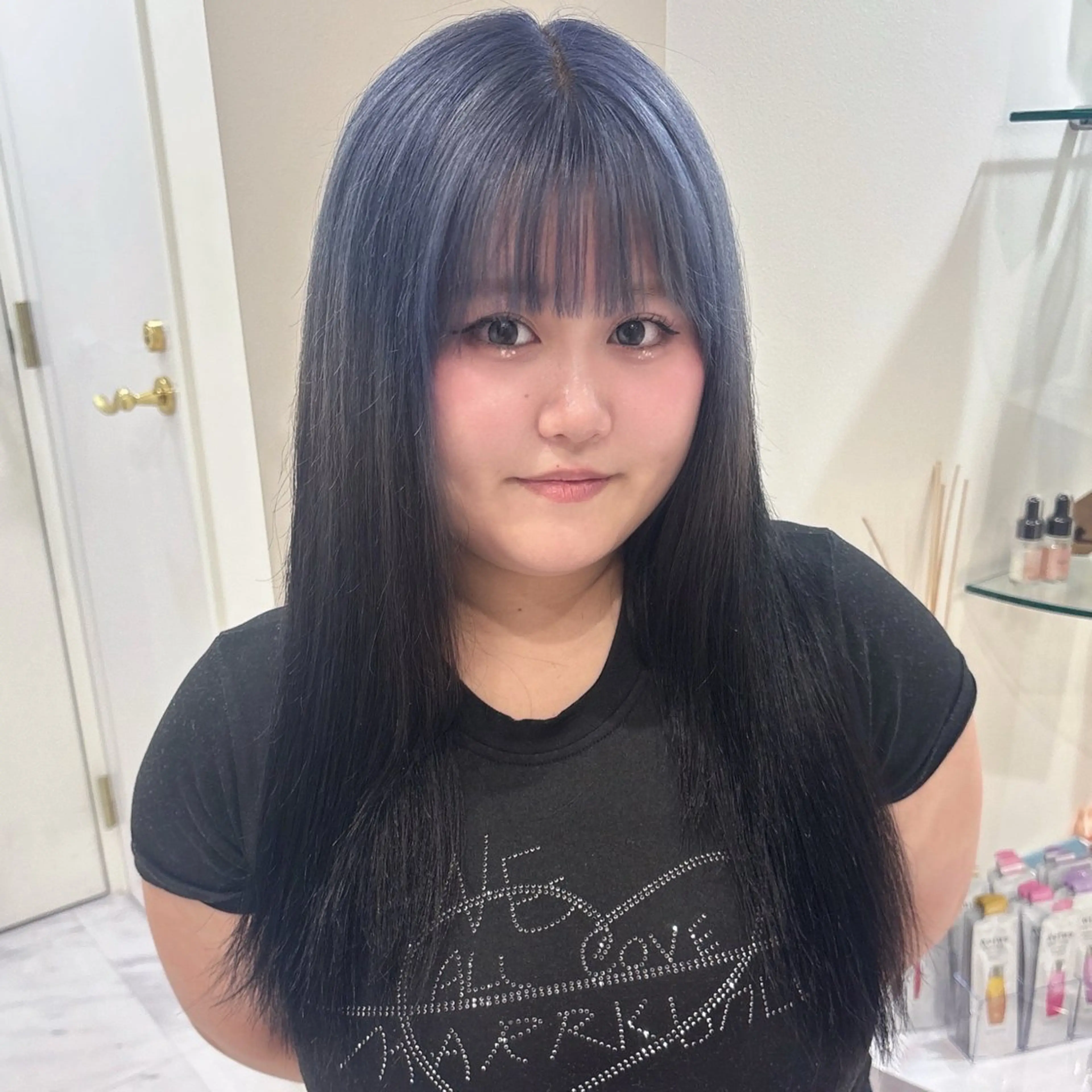 ロング カラー 黒髪 ブリーチ ブルーカラー ブルーラベンダー ラベンダーカラー カット ヘアカラー Ayu🍯/名駅/ブ リーチカラー/ヘアメのヘアスタイル