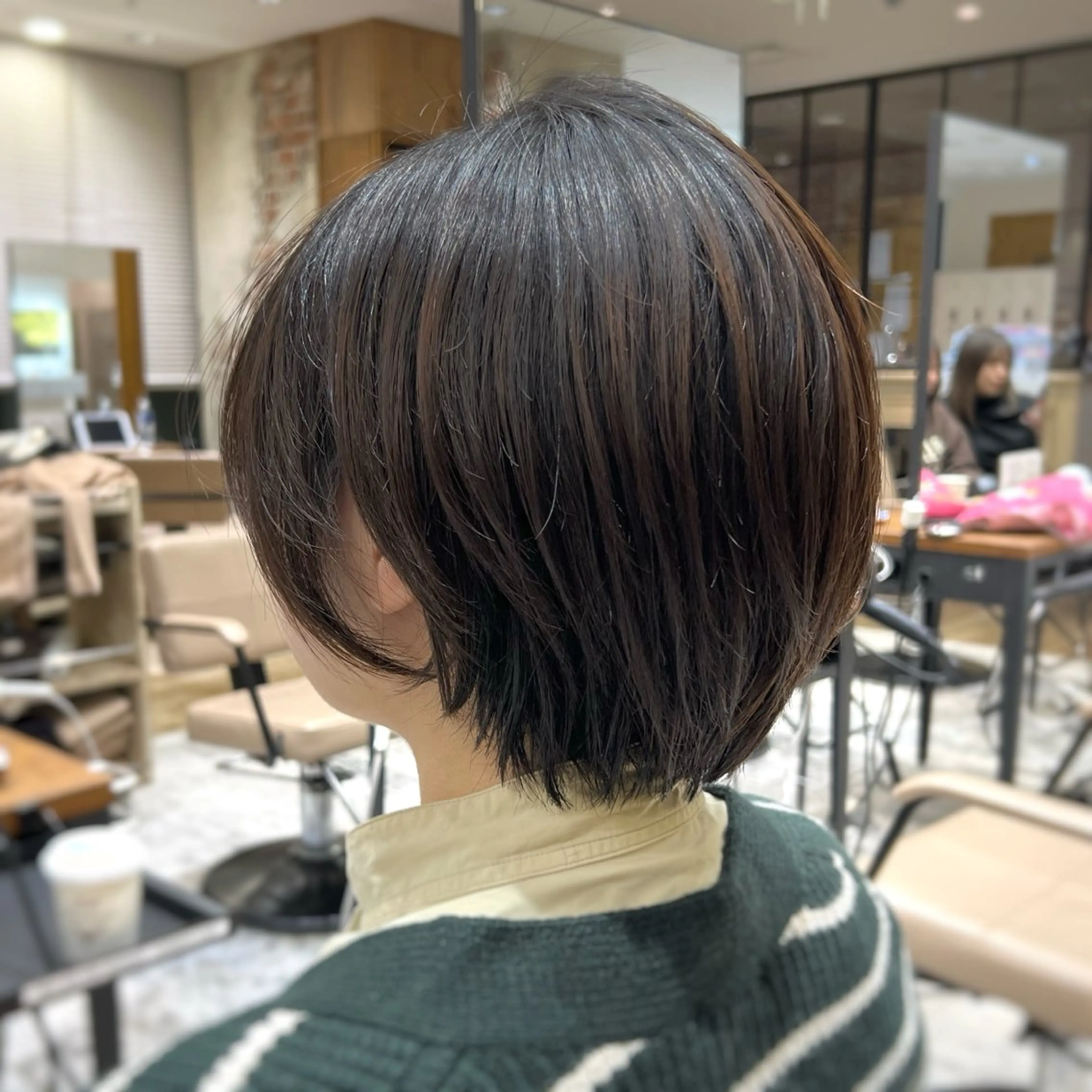 ショート カット トリートメント 💍新宿ショート 💍岩田莉奈のヘアスタイル