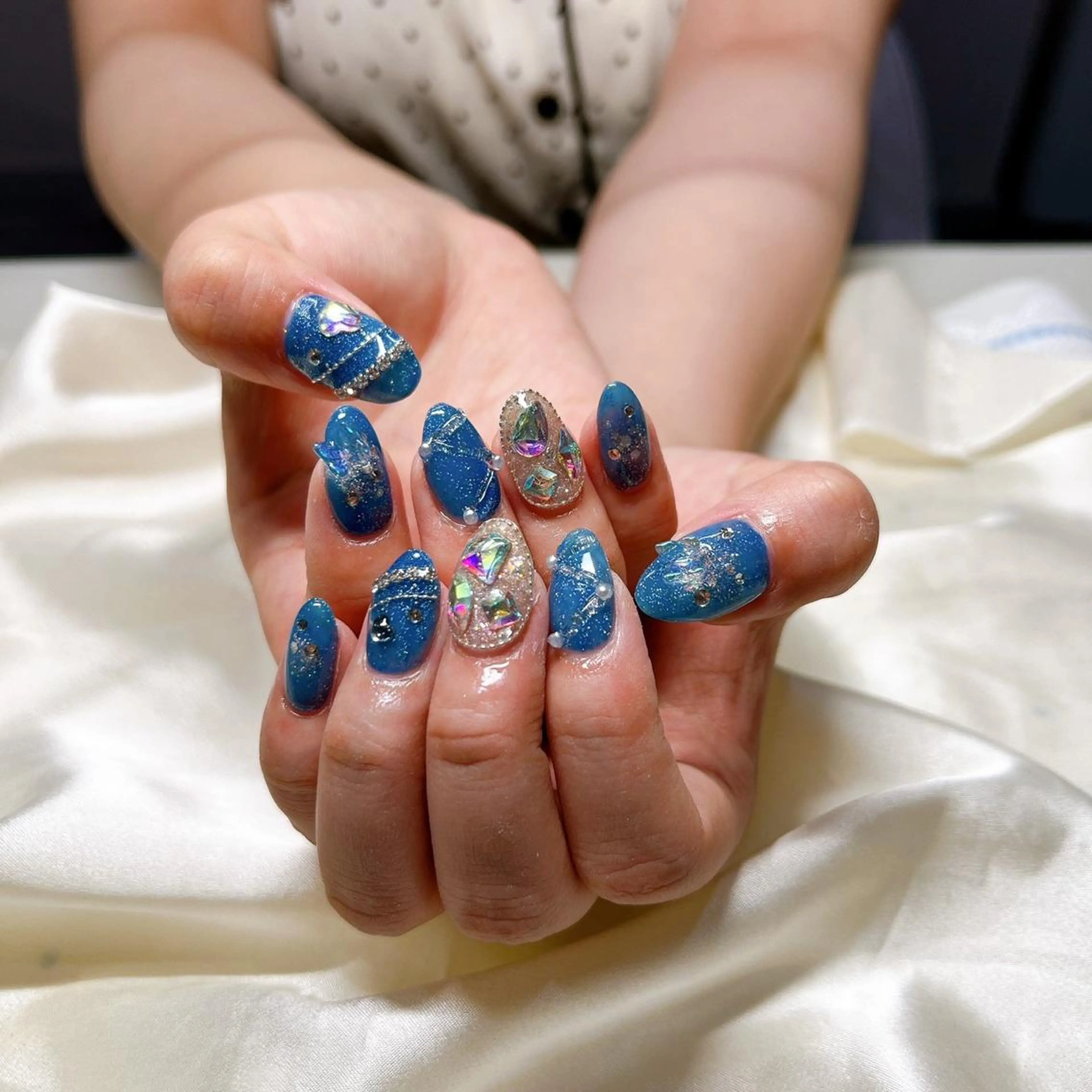 ネイル マツエク・マツパ アイブロウ 眉カラー 韓国風マツエク パリジェンヌラッシュリフト まつげパーマ ワンホンマツエク ハンドネイル Nail&eye Belire 新宿のネイルデザイン