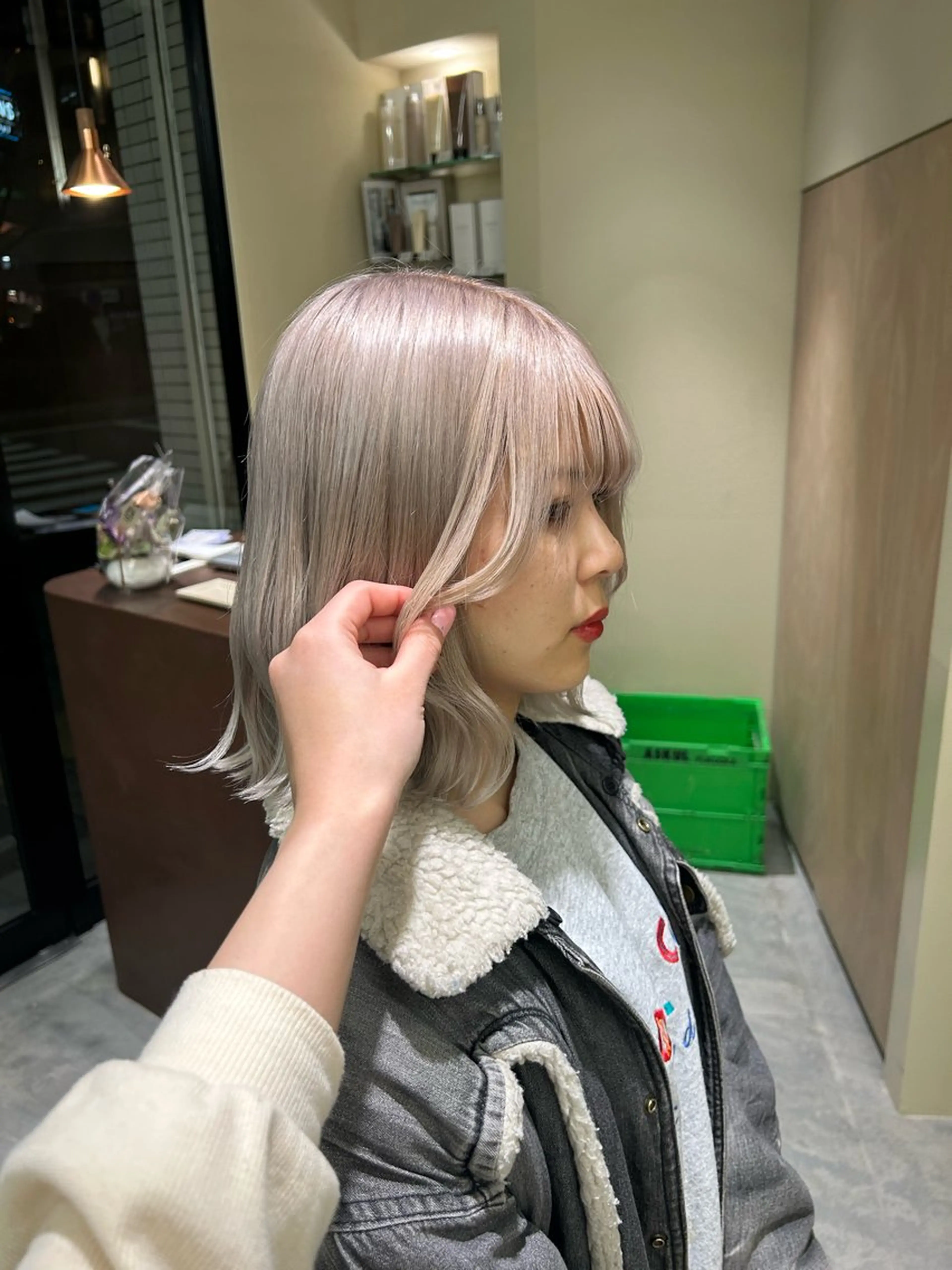 ショート カラー 寺澤 花梨のヘアスタイル