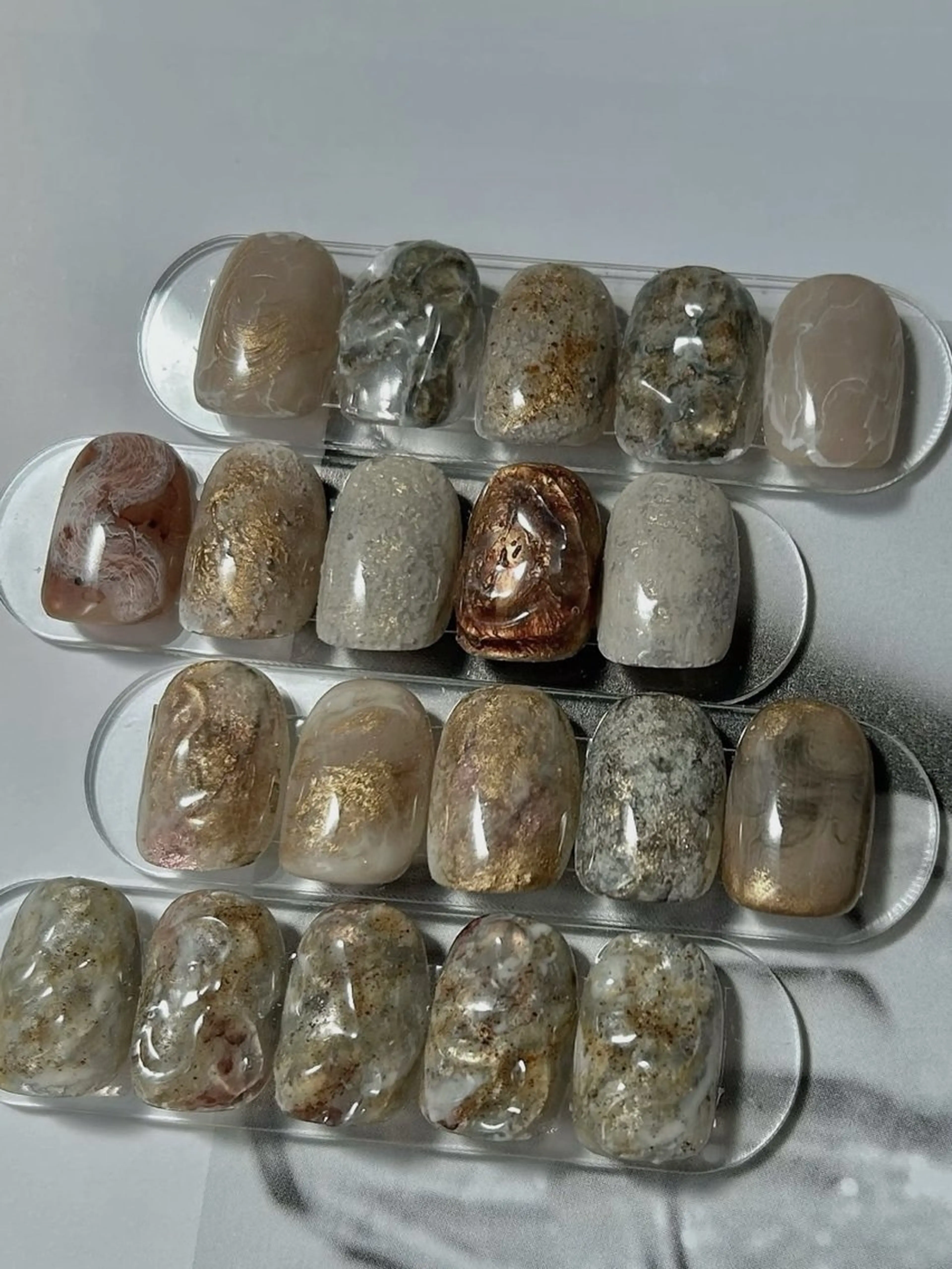 ネイル アートネイル 韓国ネイル ニュアンスネイル ぷっくりネイル ハンドネイル ハンドケア talo .のネイルデザイン