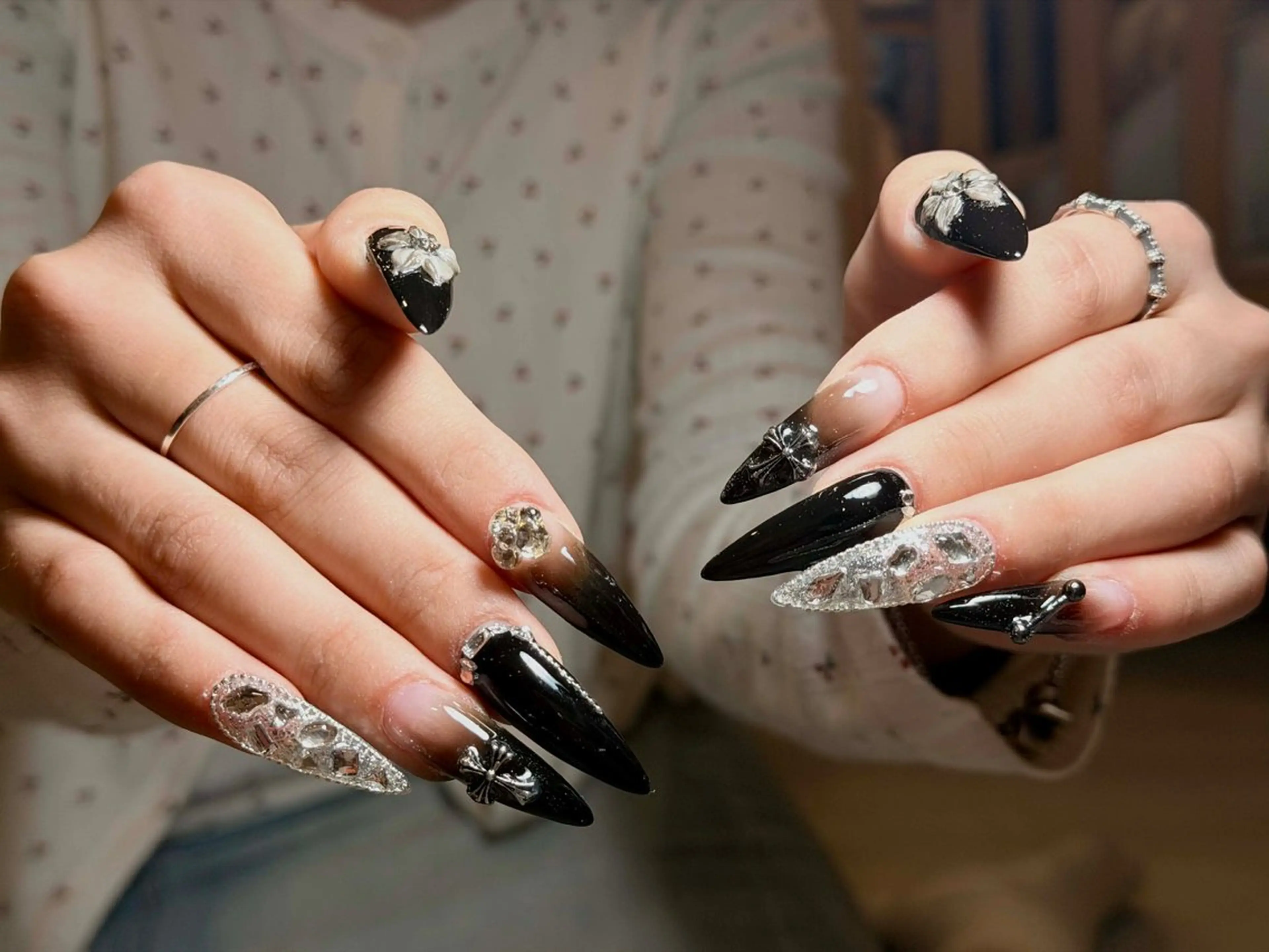 ネイル オーロラネイル ブルー チークネイル 長さ出し フットネイル ハンドネイル JIN 168 新大久保のネイルデザイン