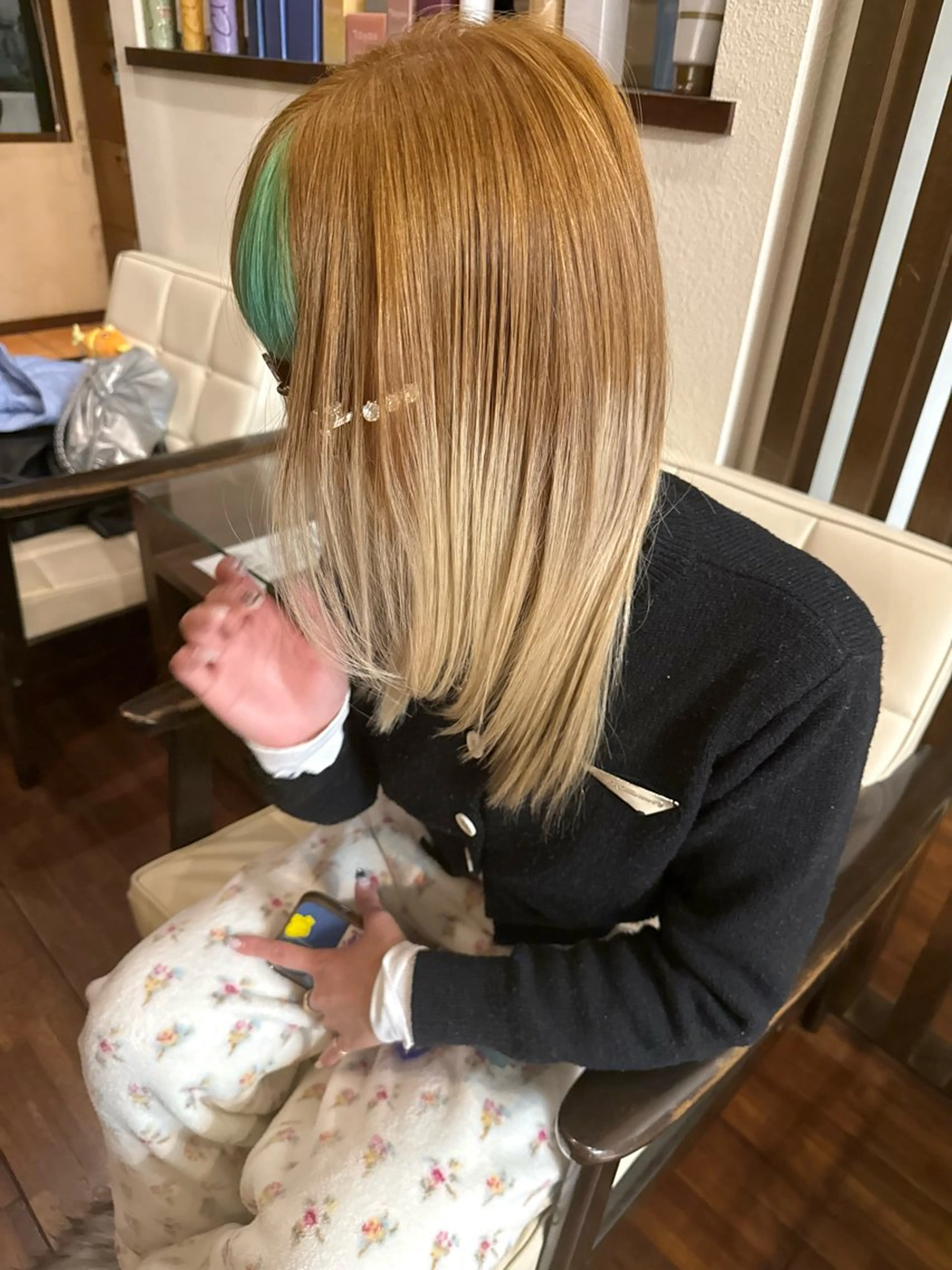 ミディアム カラー カット ヘアカラー トリートメント 髪質改善ｶﾗｰ ｹｱﾌﾞﾘｰﾁ/ﾀﾑのヘアスタイル