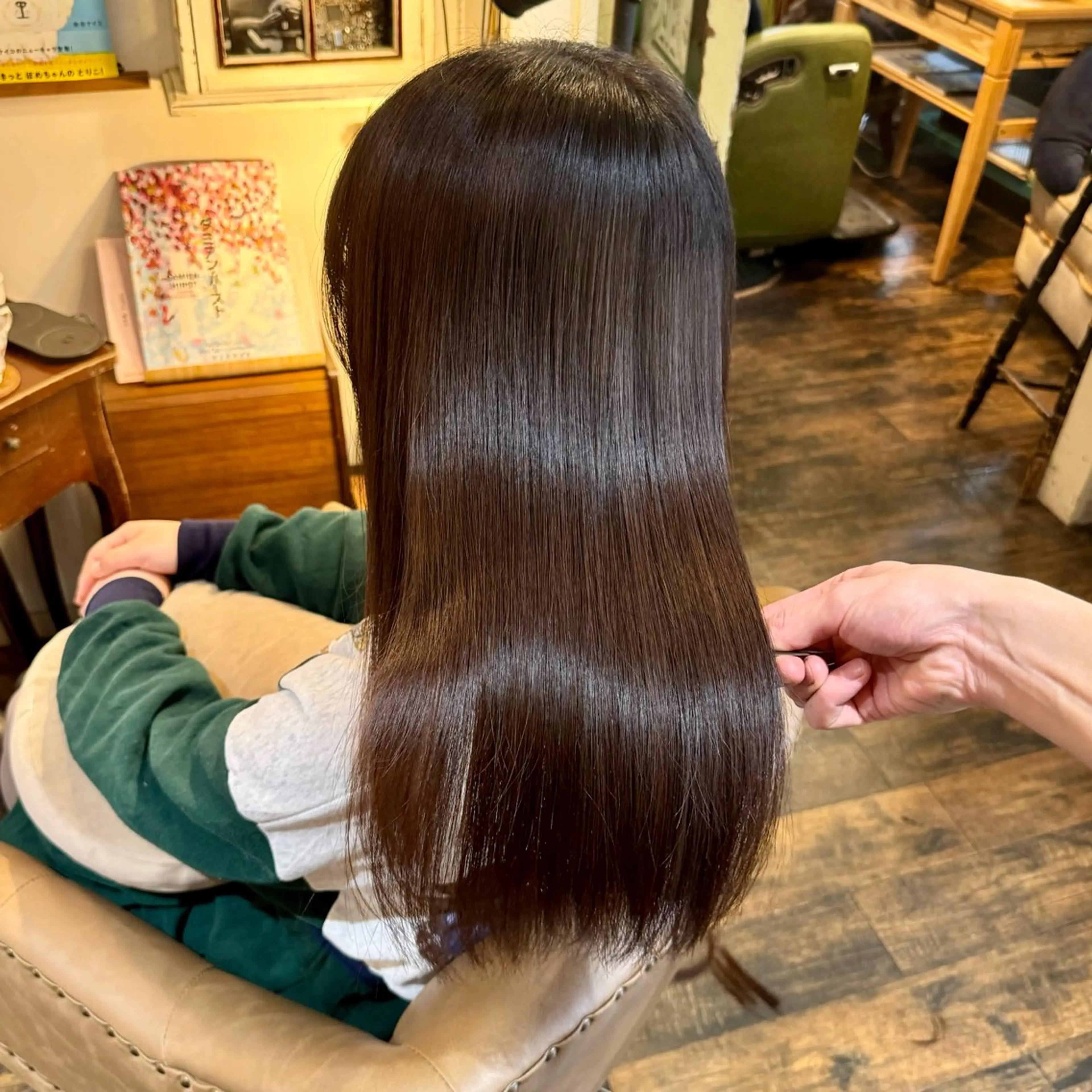 ロング カラー パーマ ヘアアレンジ 髪質改善 ストレートパーマ 飯田 実歩(じっぽ)のヘアスタイル