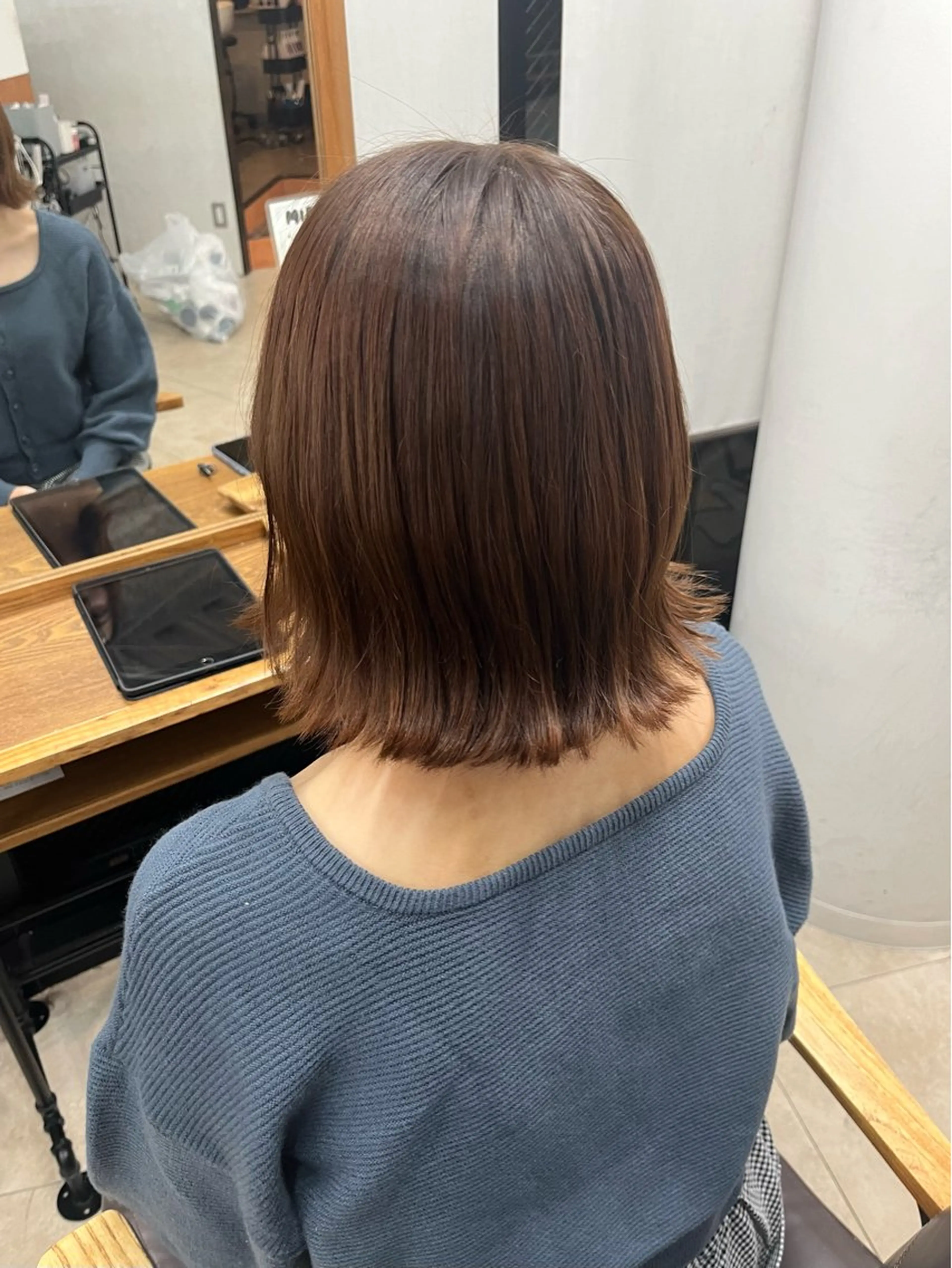 ミディアム カラー 橋本 萌々香のヘアスタイル