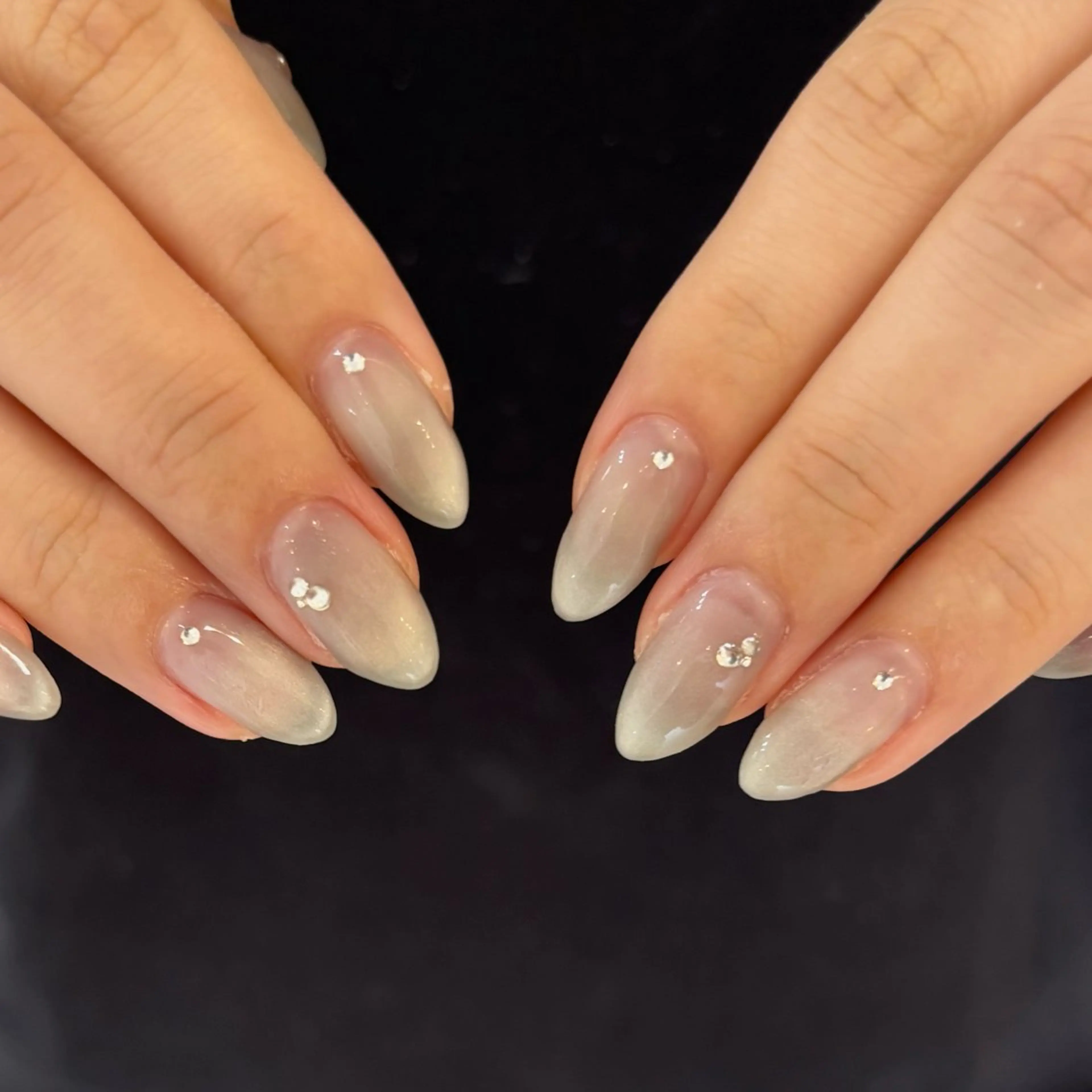 ネイル WHITE NAIL甲府昭和店所属・WHITE NAILのネイルデザイン