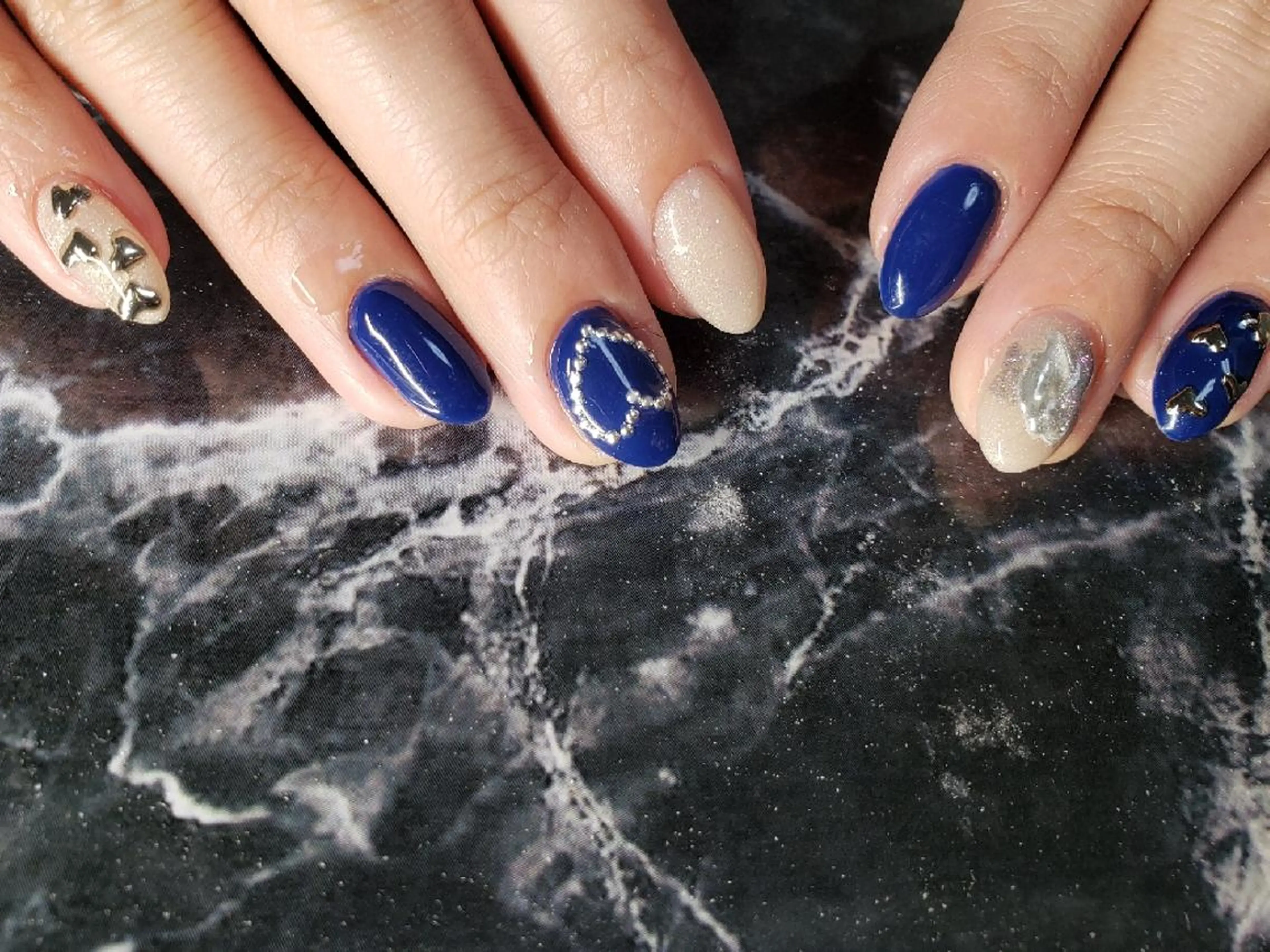 ショート ネイル ハンドネイル クロキ 。のネイルデザイン