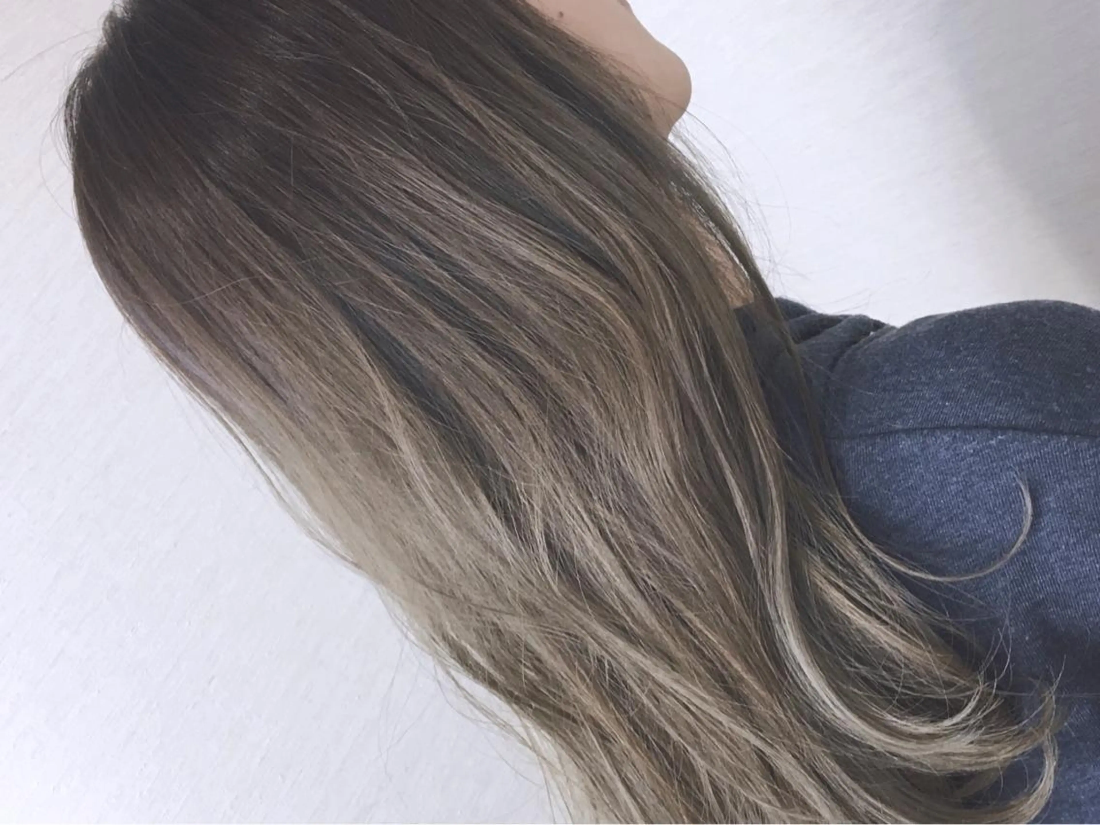 セミロング ブリーチなしダブル/ レイヤーカット 小棹のヘアスタイル