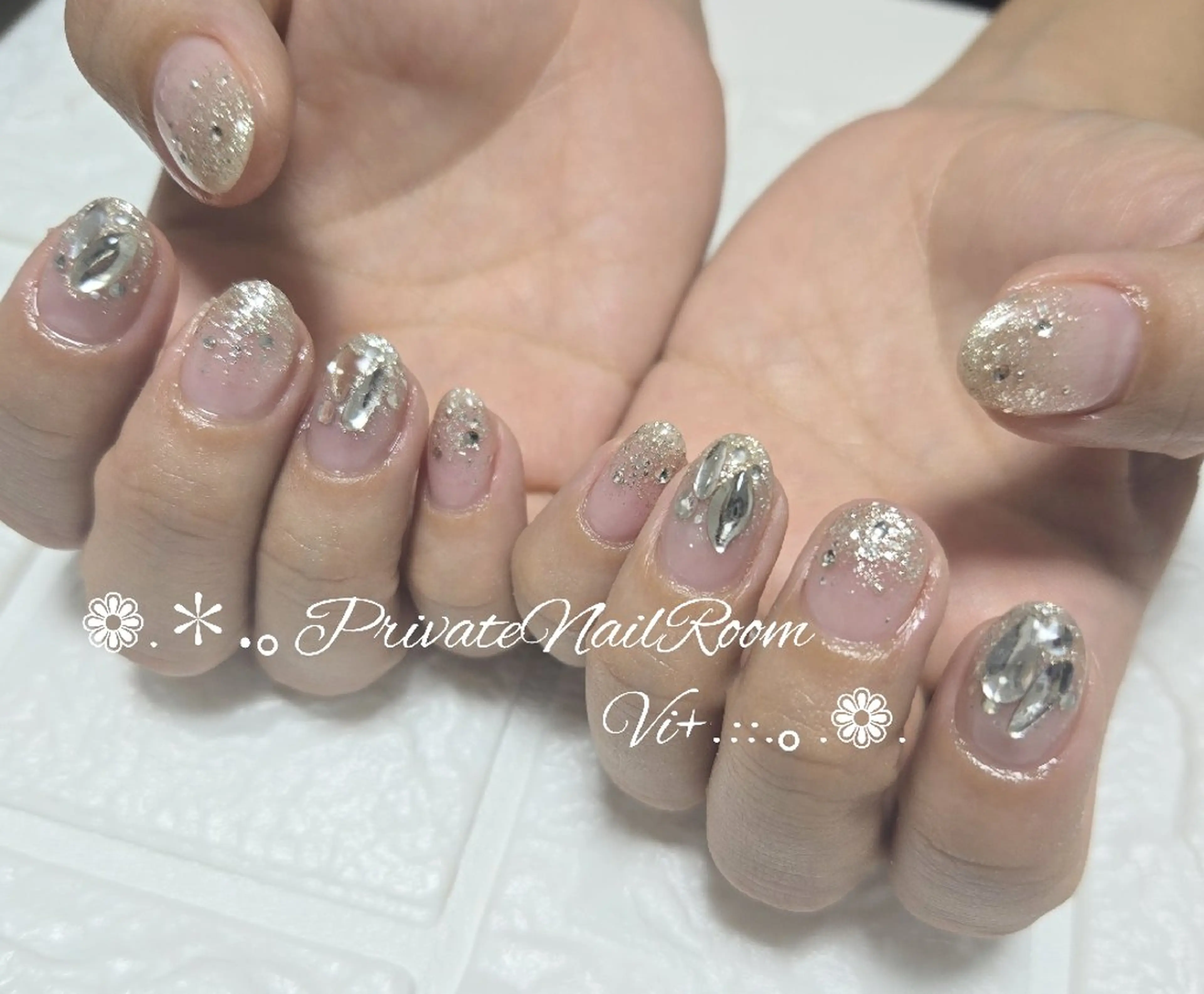 ネイル ハンドネイル Nail Room Vi+のネイルデザイン