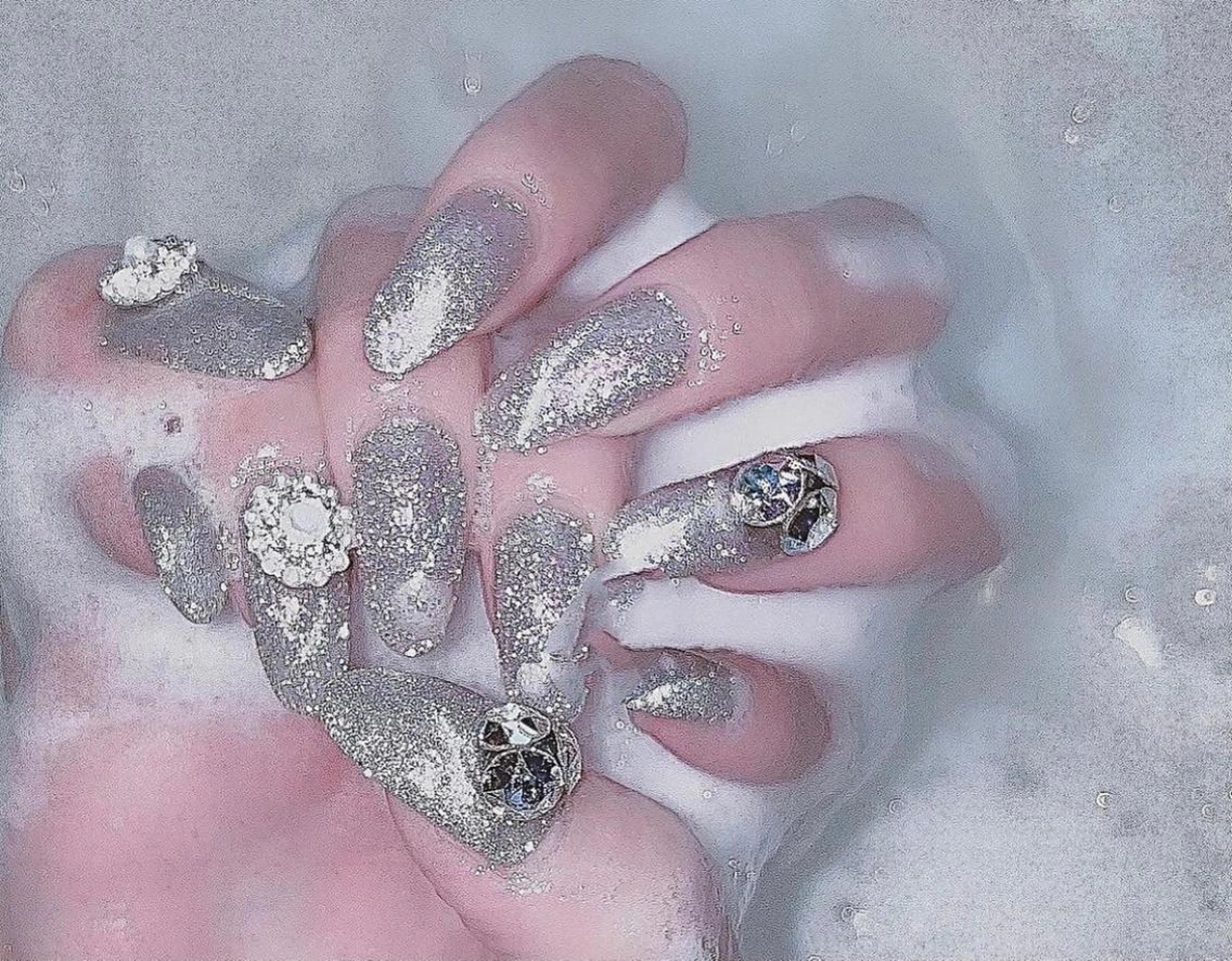 ネイル 長さ出し マグネットネイル ネイルチップ 大塚眉毛|ハンドケア |肌管理の眉毛・アイブロウイメージ