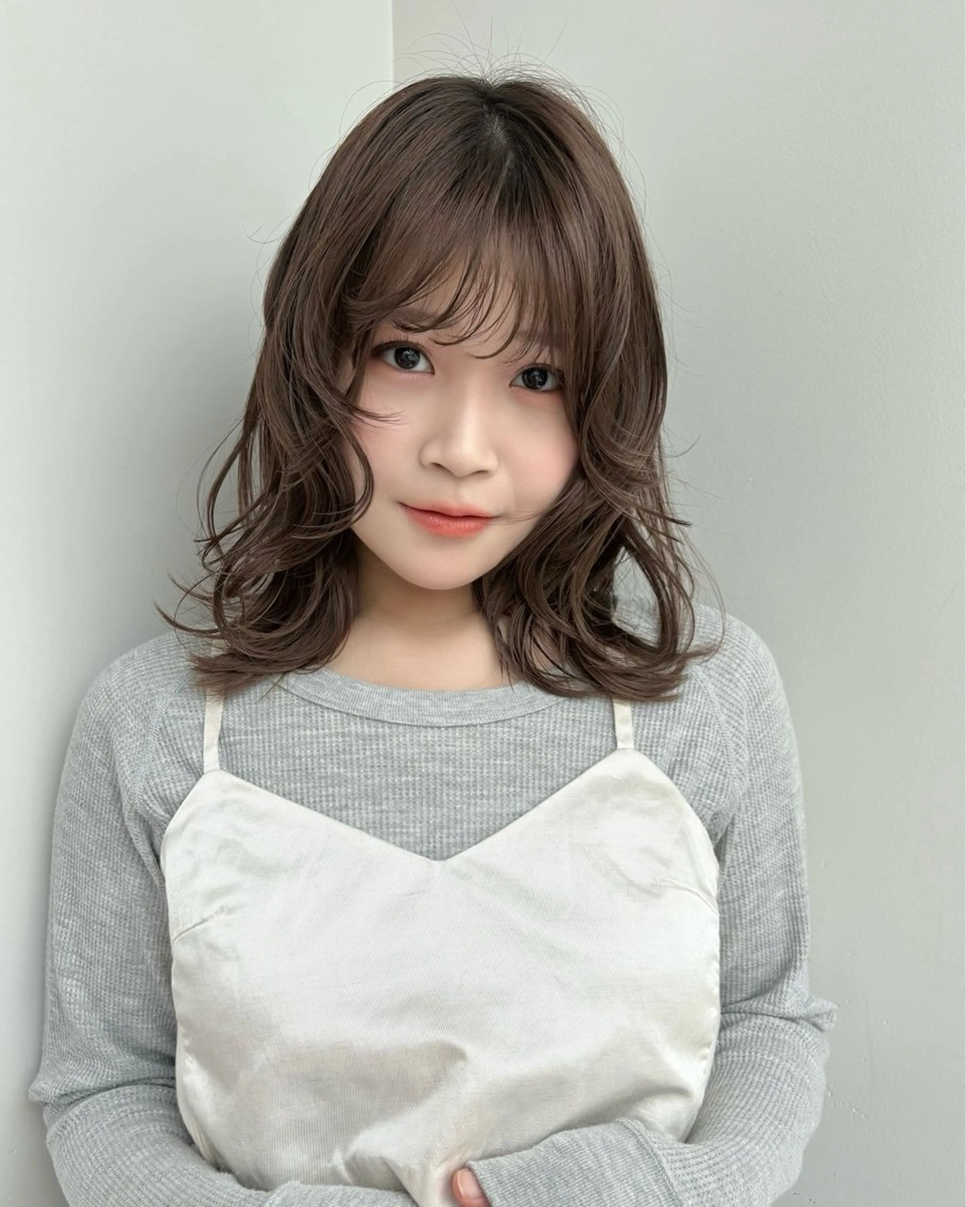 ミディアム カット ヘアカラー トリートメント 似合わせ/ベージュ /レイヤー/りほ🤍のヘアスタイル