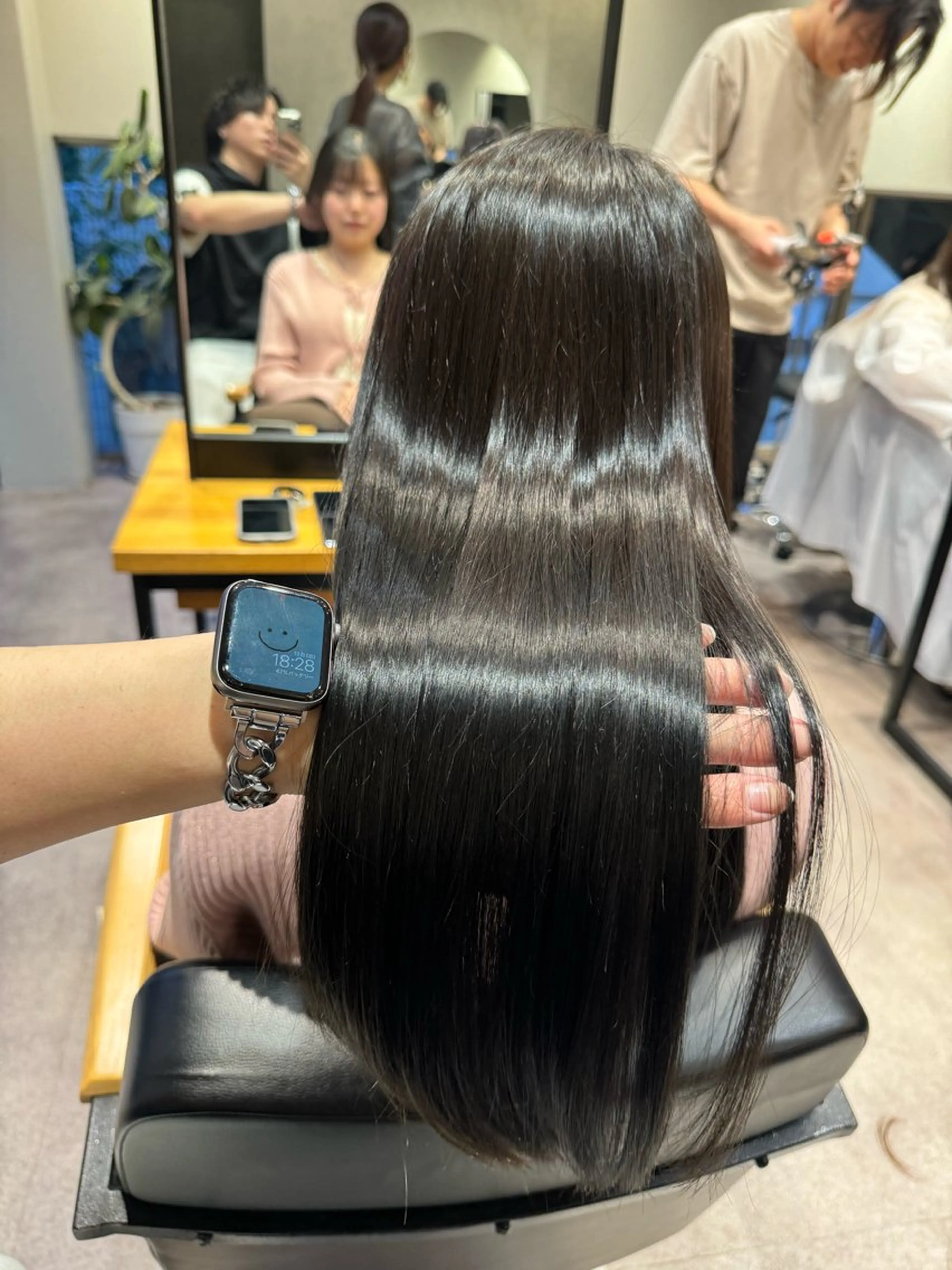 ミディアム カラー カット ヘアカラー 佐藤史哉* 韓国レイヤー赤み除去のヘアスタイル