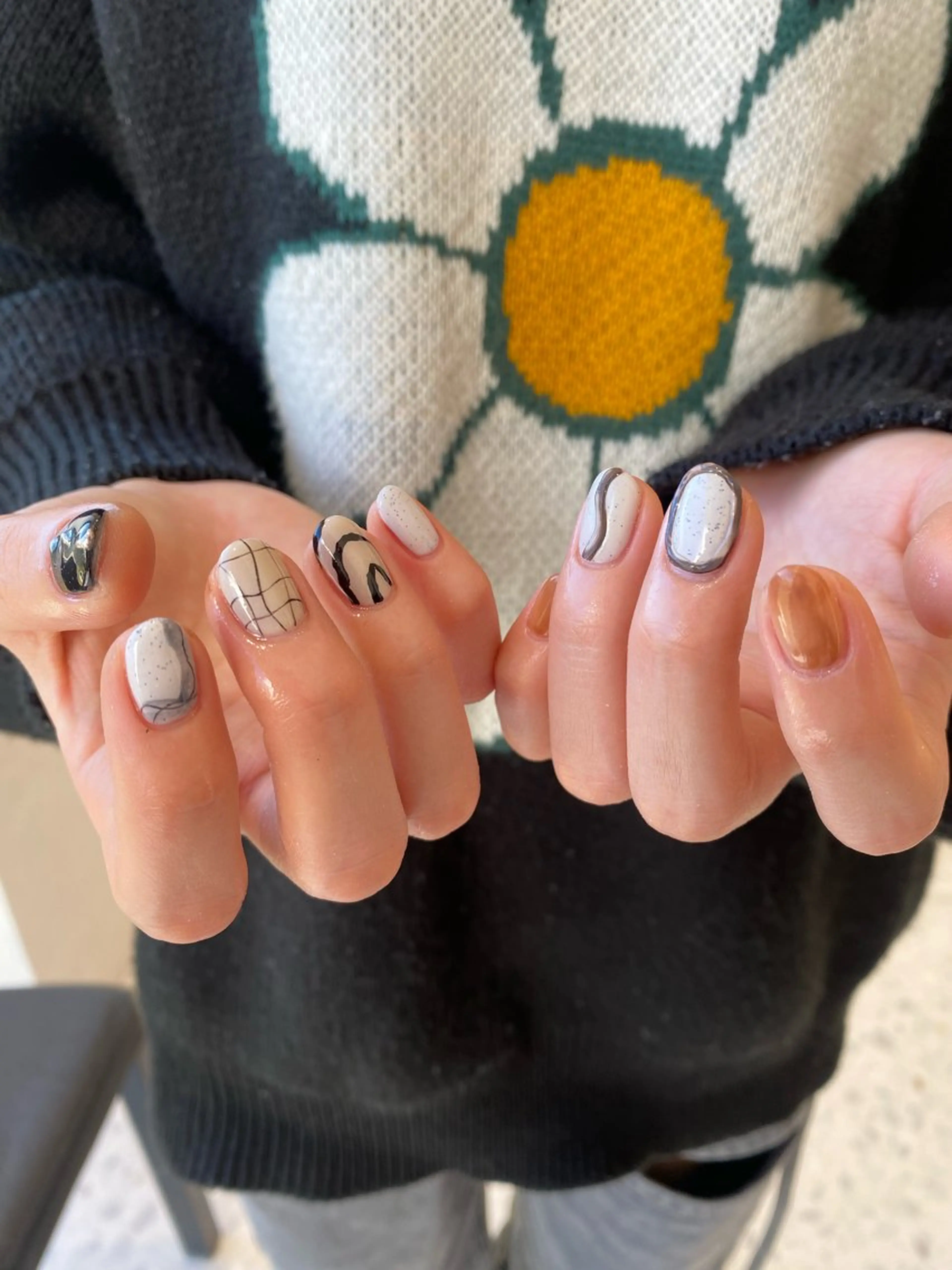 ネイル アートネイル earth甲府昭和店 西村香穂のネイルデザイン