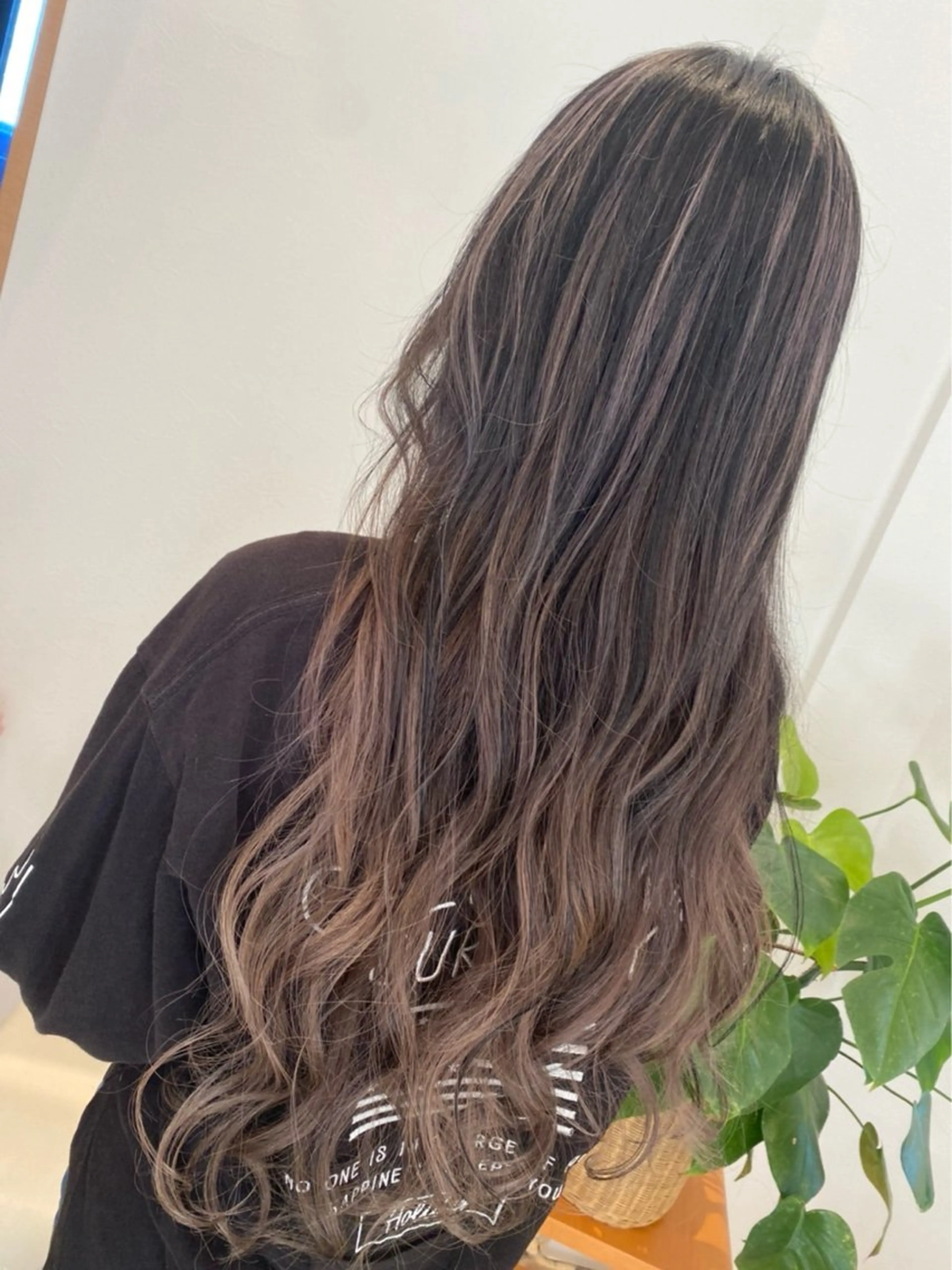 ロング カラー 宮崎 英絵のヘアスタイル