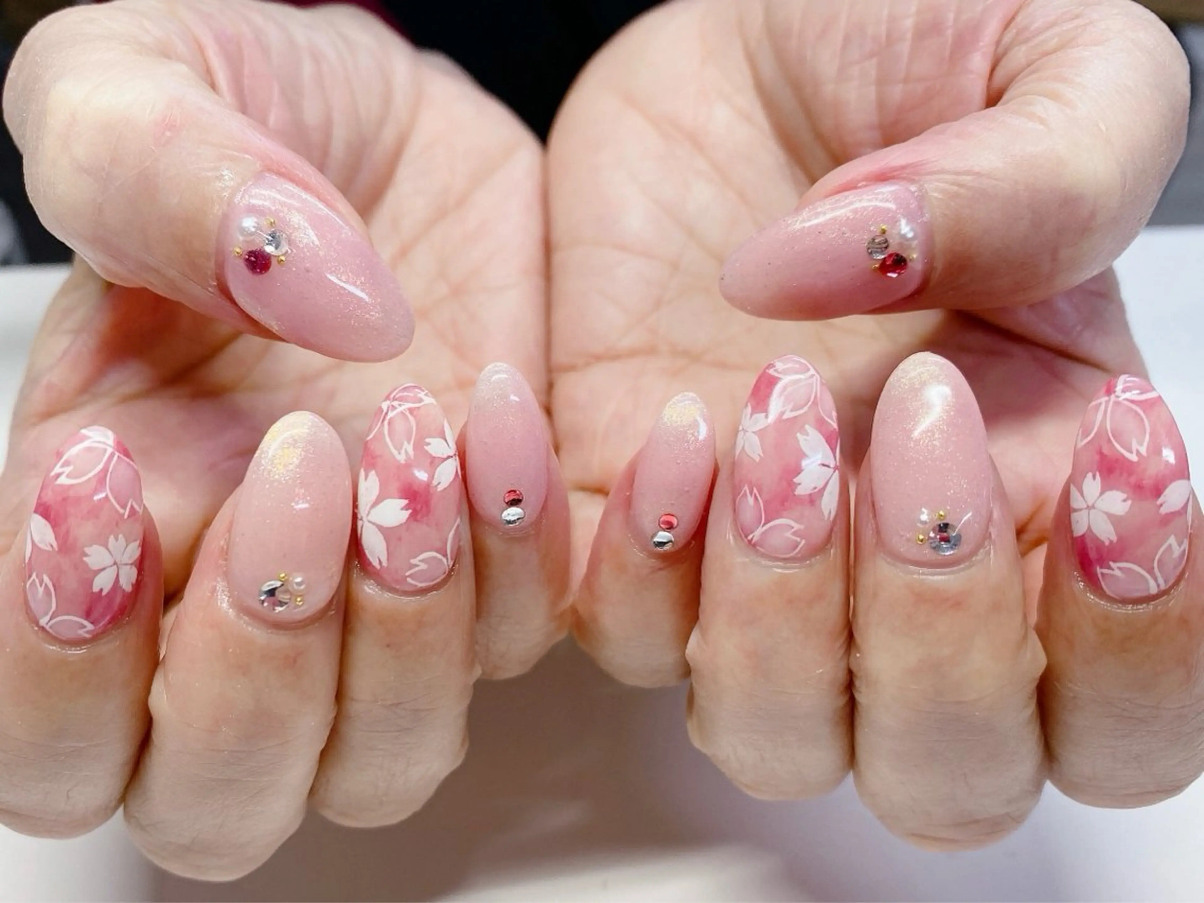 ネイル 持ち込み キャンアイドレッシー博多店所属・キャンアイドレッシー 博多店のネイルデザイン