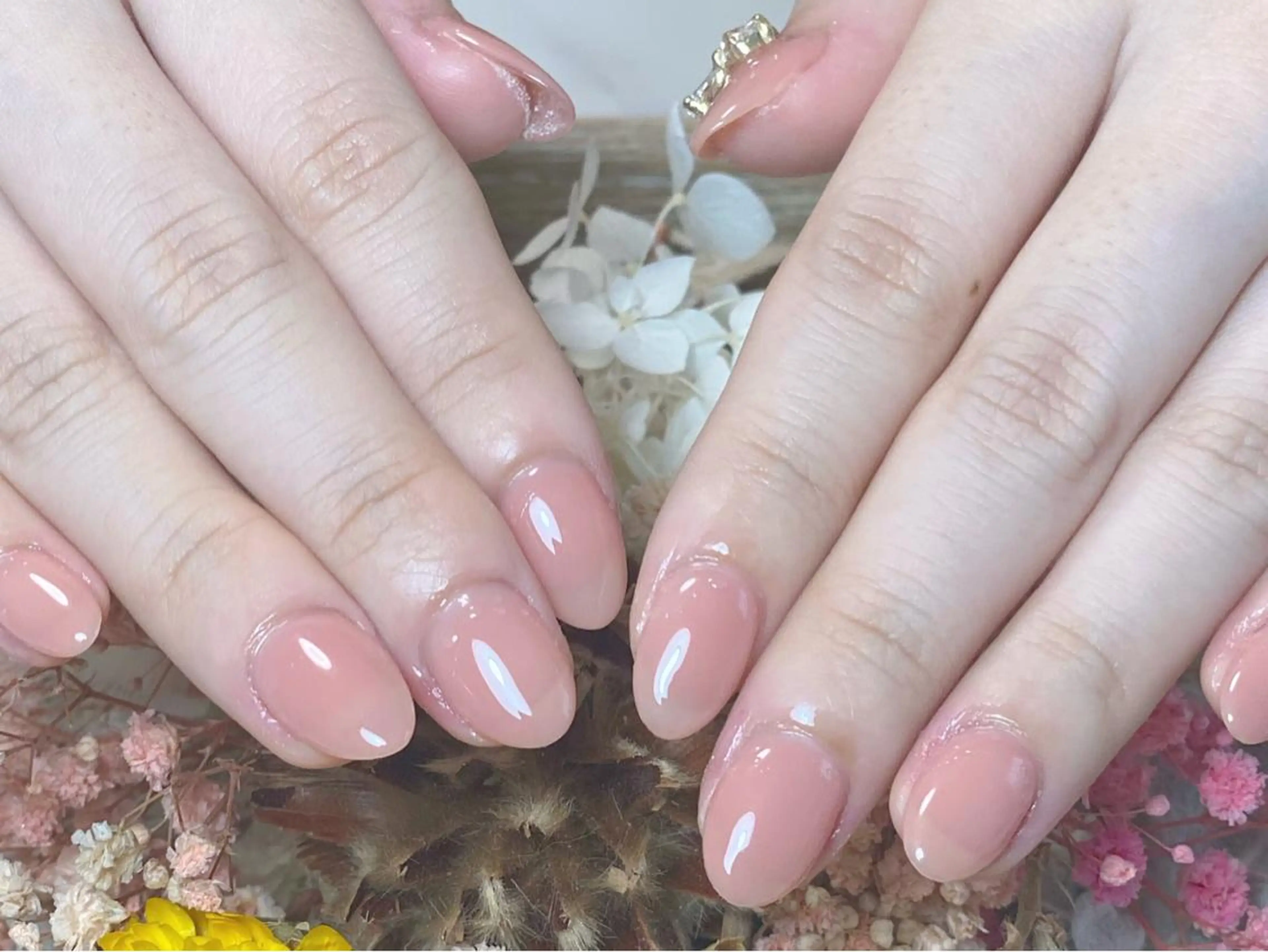 《新規の方》ワンカラー、2色まで、厚み出し込み🌻ソフトジェルオフ無料の写真