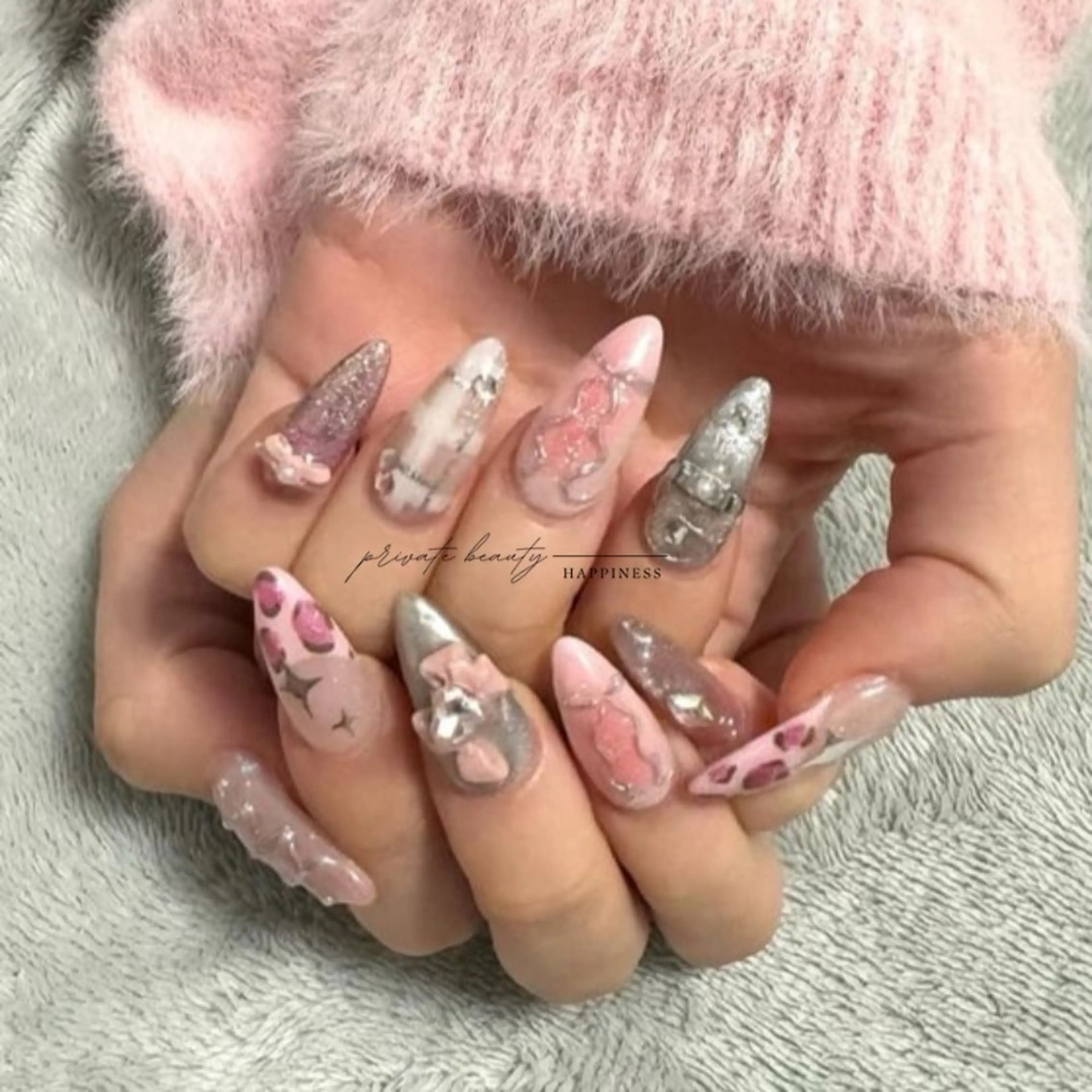 ネイル 長さ出し ピンク 赤色 スカルプネイル happiness nailのネイルデザイン