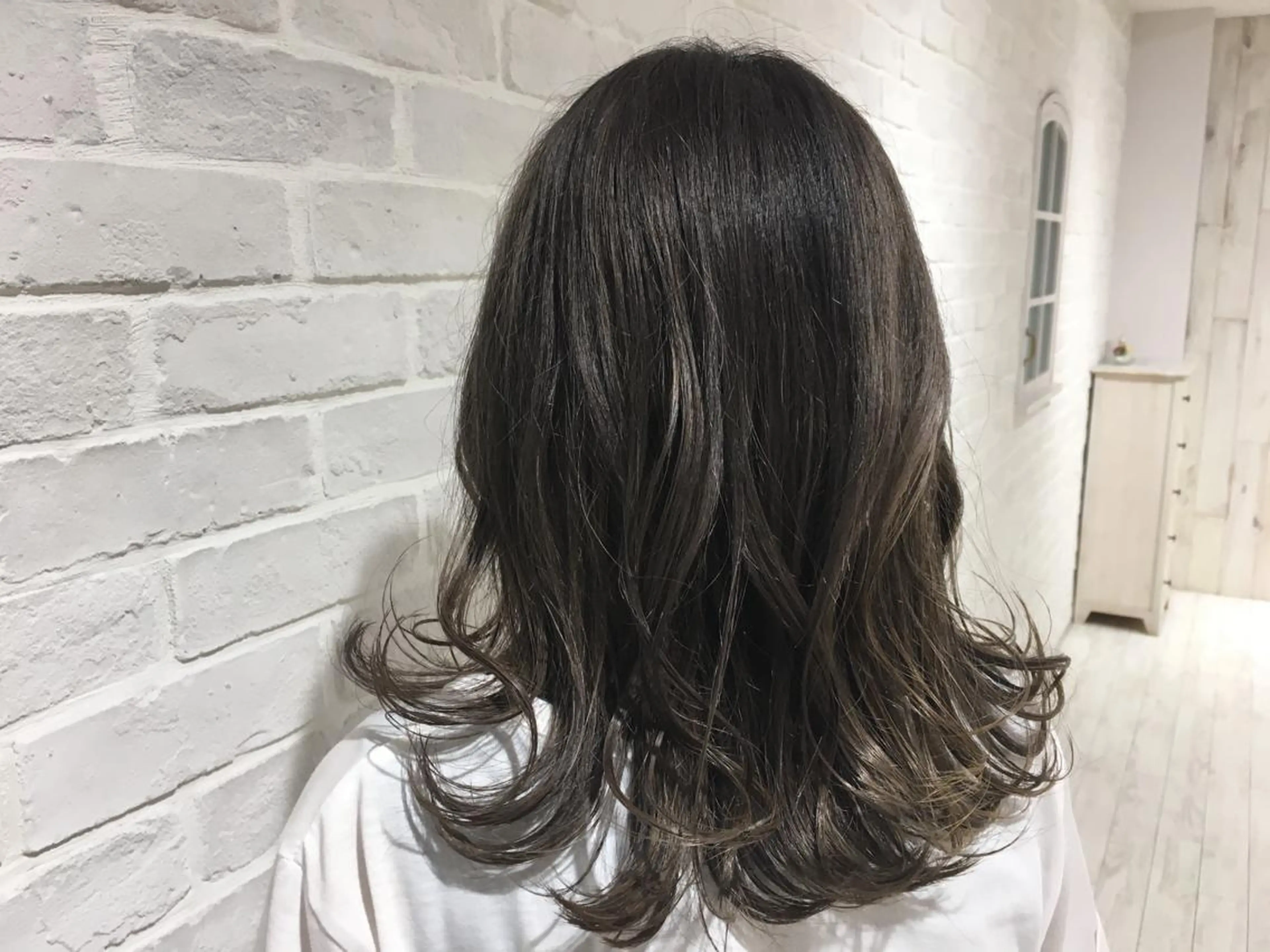 ロング カラー ブリーチ ダブルカラー グレージュ TELA  HAIR幕張本郷店所属・TELA幕張本郷店 Namikaのヘアスタイル
