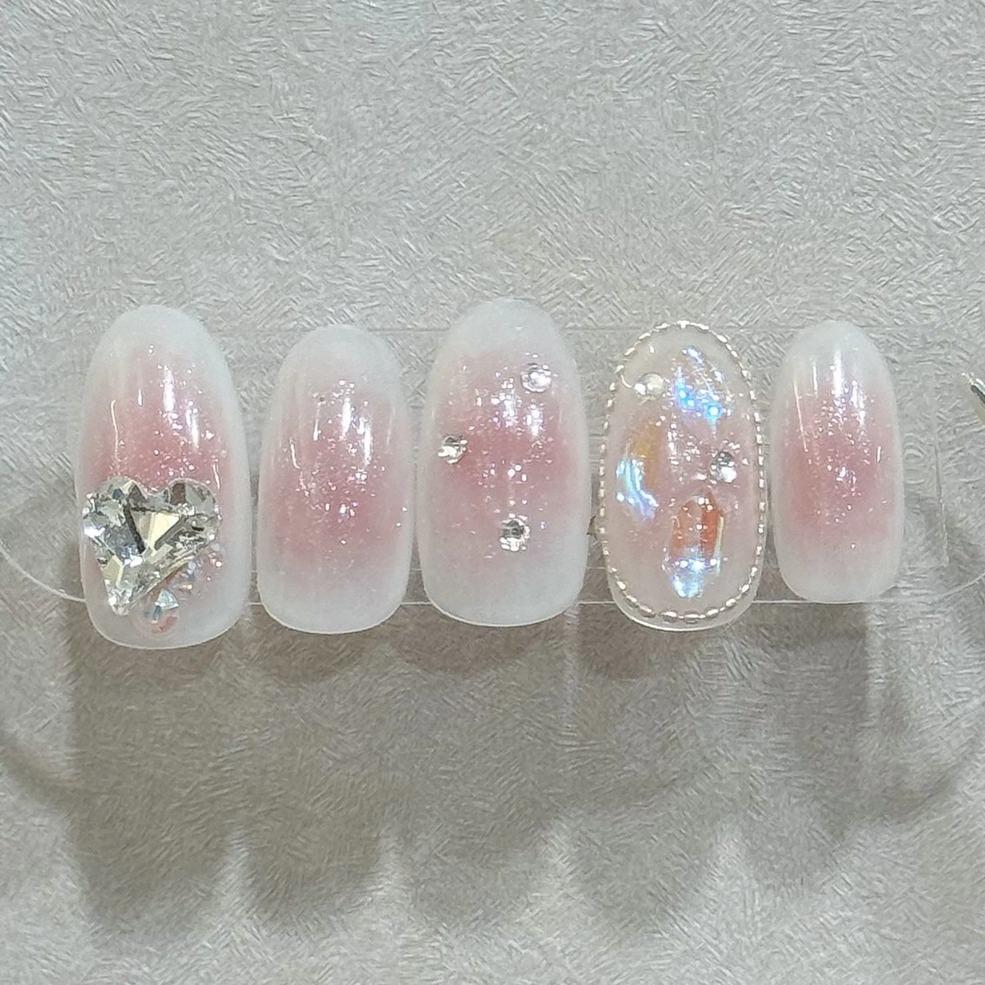 ネイル チークネイル ハート 氷ネイル・うるうるネイル ピンク ハンドネイル 韓国ネイル/ワンホン ネイル🎀表参道3分のネイルデザイン